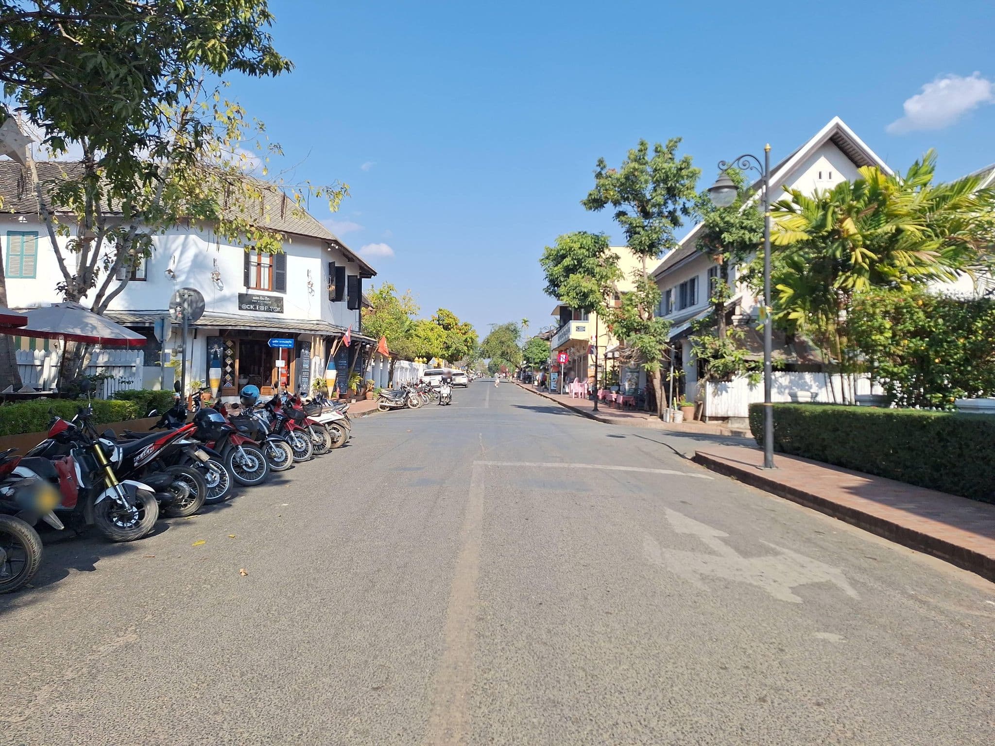 Street view near 3 Nagas Hotel Luang Prabang, Luang Prabang — © Oby (CC BY-SA · Mapillary)