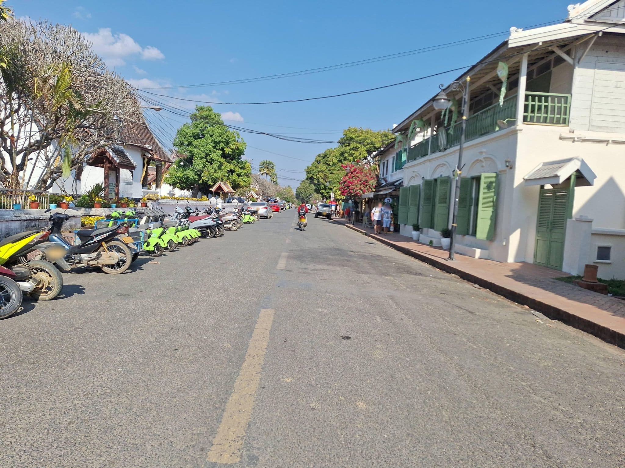Street view near Symoungkoun Guesthouse, Luang Prabang — © Oby (CC BY-SA · Mapillary)