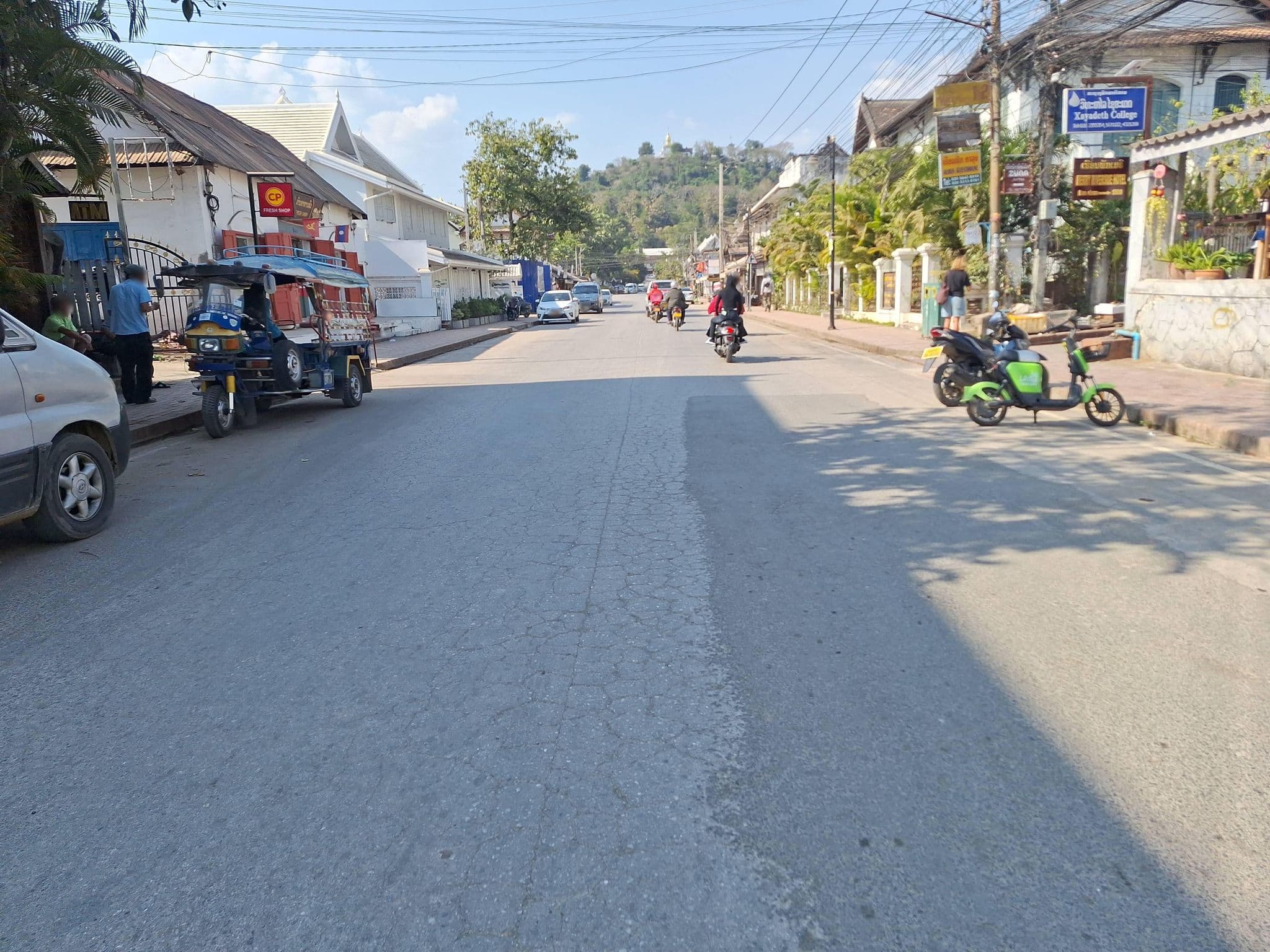 Street view near Muenna 1989 Guesthouse, Luang Prabang — © Oby (CC BY-SA · Mapillary)