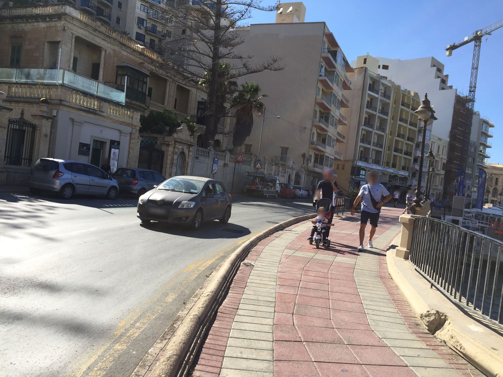 Street view near Malta Marriott Rooftop Pool, San Ġiljan — © richlv (CC BY-SA · Mapillary)