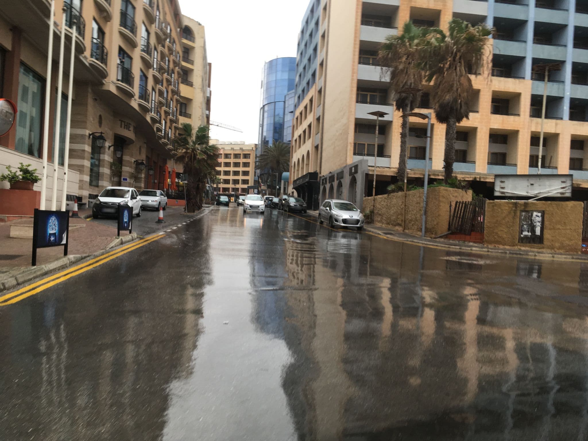 Street view near La Vallette Resort, San Ġiljan — © bicyclize (CC BY-SA · Mapillary)
