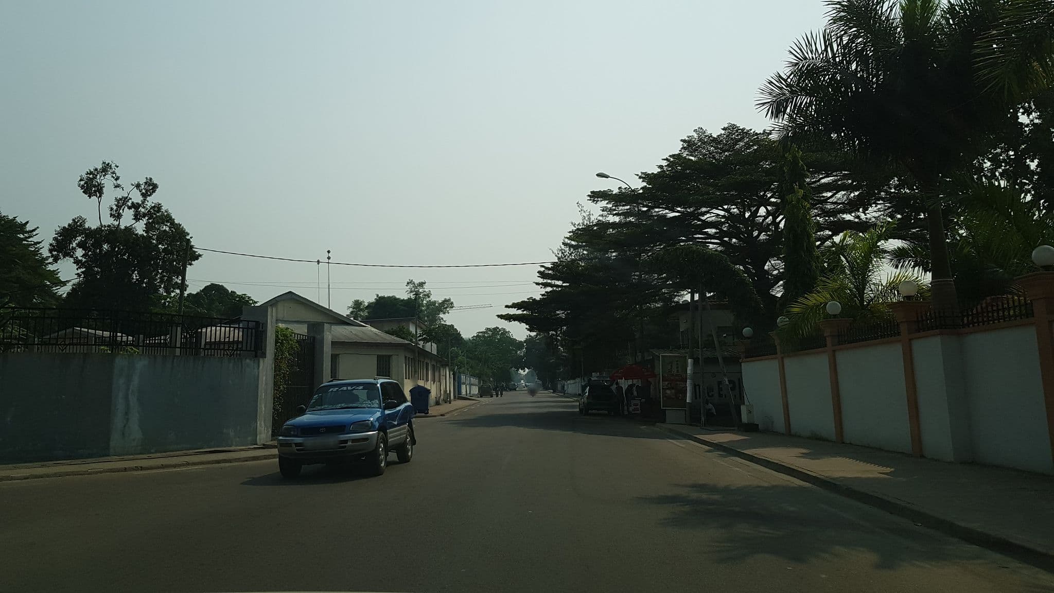 Street view near Hotel de Ville de Brazzaville, Brazzaville — © xdu (CC BY-SA · Mapillary)