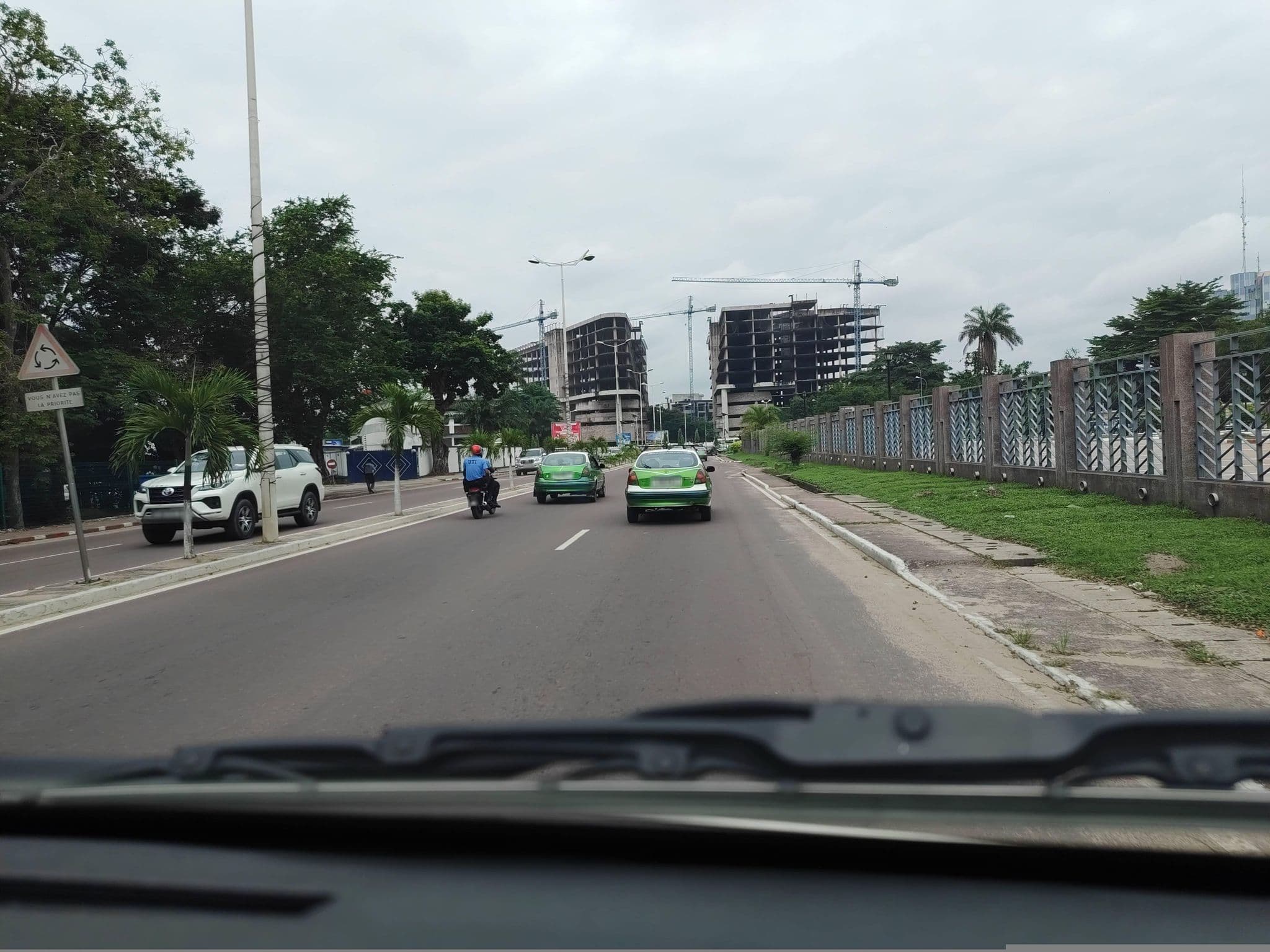 Street view near Republic Hotel, Brazzaville — © orlanto (CC BY-SA · Mapillary)