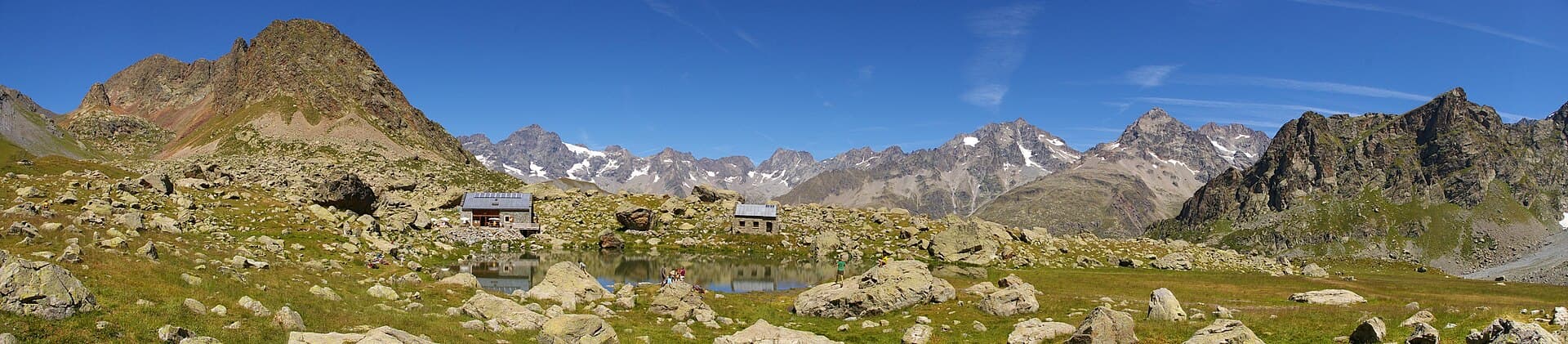 Refuge de Vallonpierre (via Wikimedia Commons, CC BY-SA 3.0)