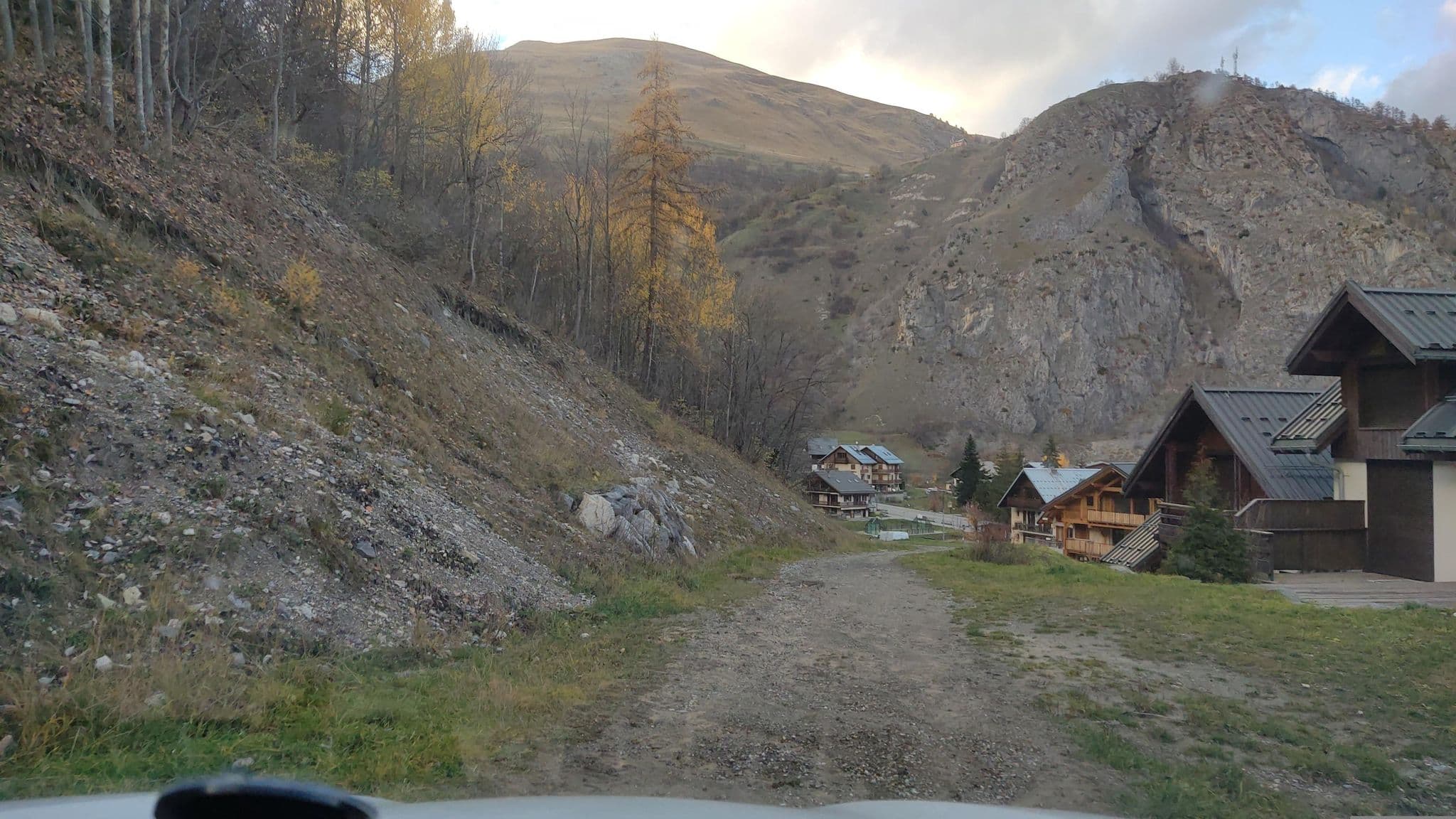 Street view near Chalet du Rocher, Valloire