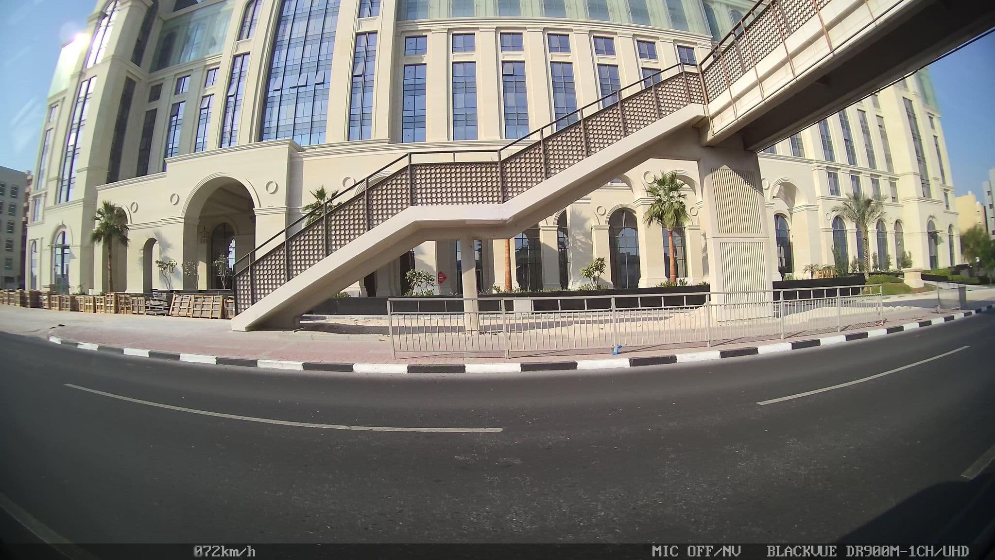 Street view near The Plaza By Anantara, Al Hitmī — © kaart_2 (CC BY-SA · Mapillary)