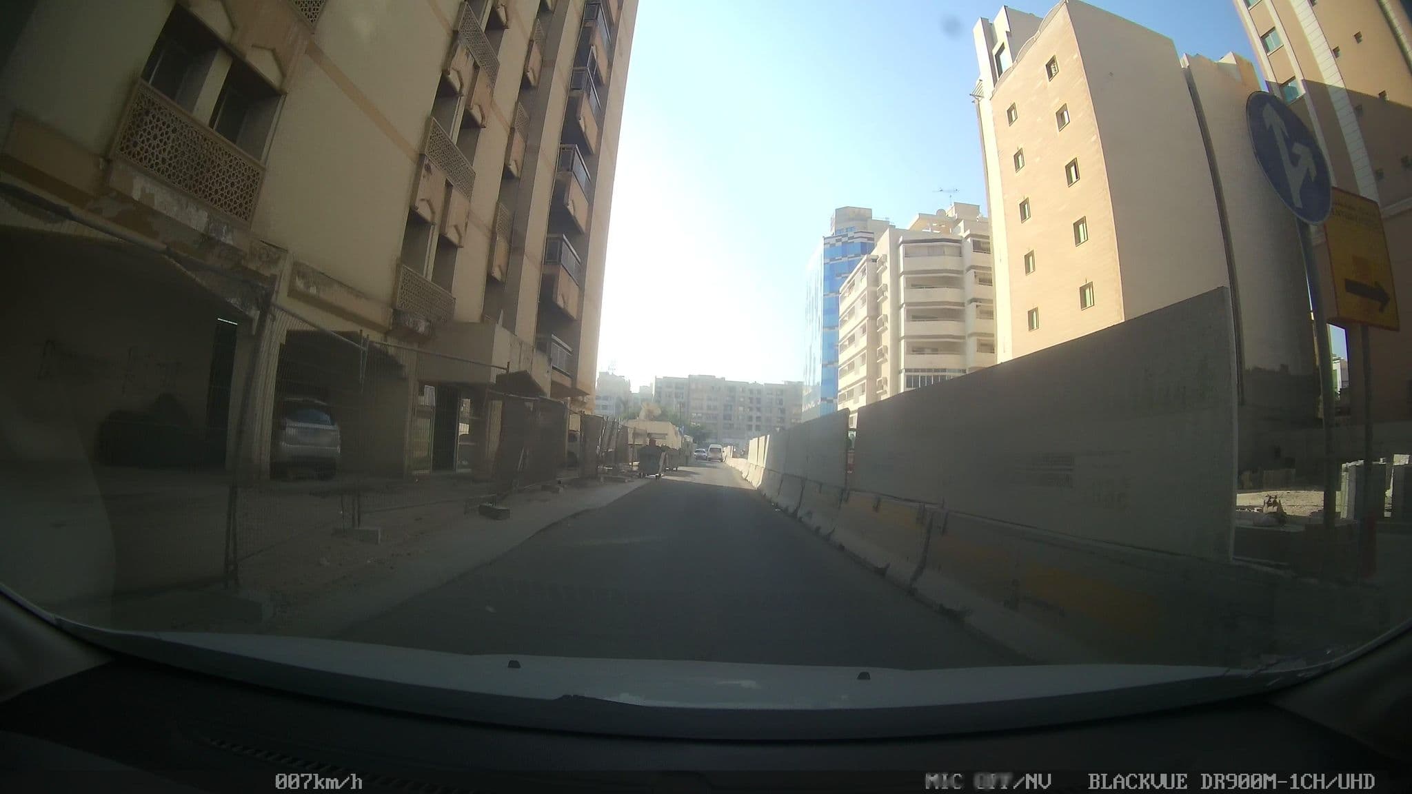 Street view near Abraj Inn Royal, Al Hitmī — © kaart_2 (CC BY-SA · Mapillary)