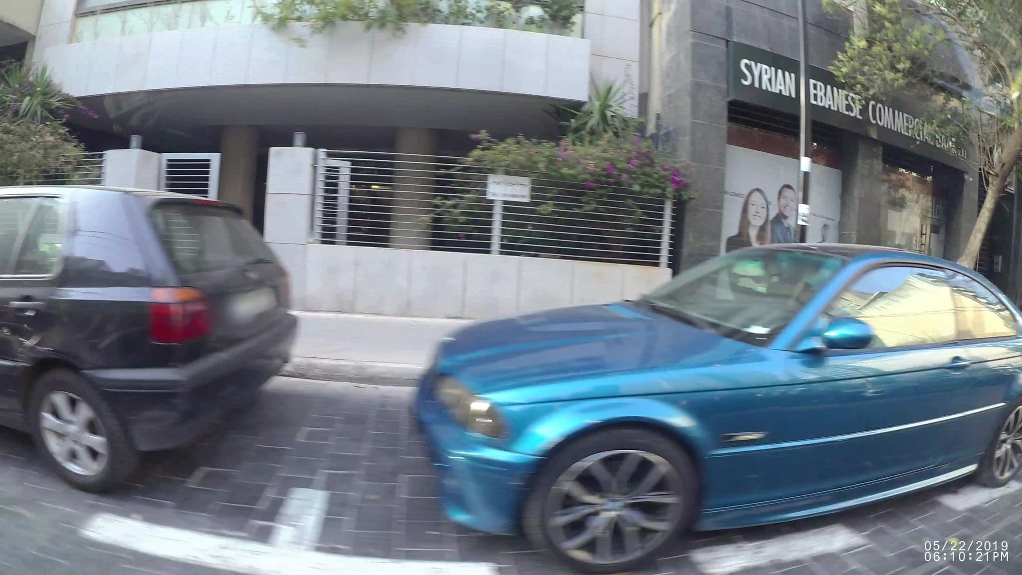 Street view near Golden Tulip Serenada Hotel, Ra’s Bayrūt — © kaartcam (CC BY-SA · Mapillary)