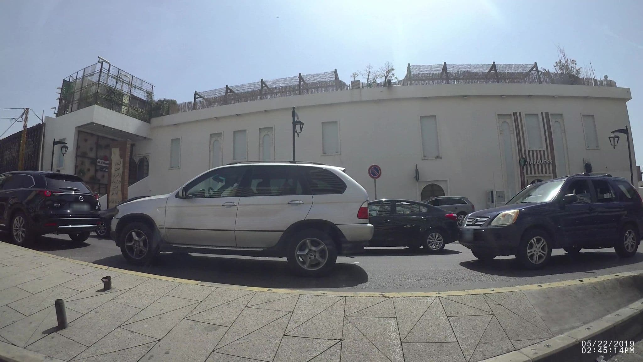 Street view near #لبنان #بيروت #الروشا #فندق روتانا ارجان الروشا, Ra’s Bayrūt — © kaartcam (CC BY-SA · Mapillary)