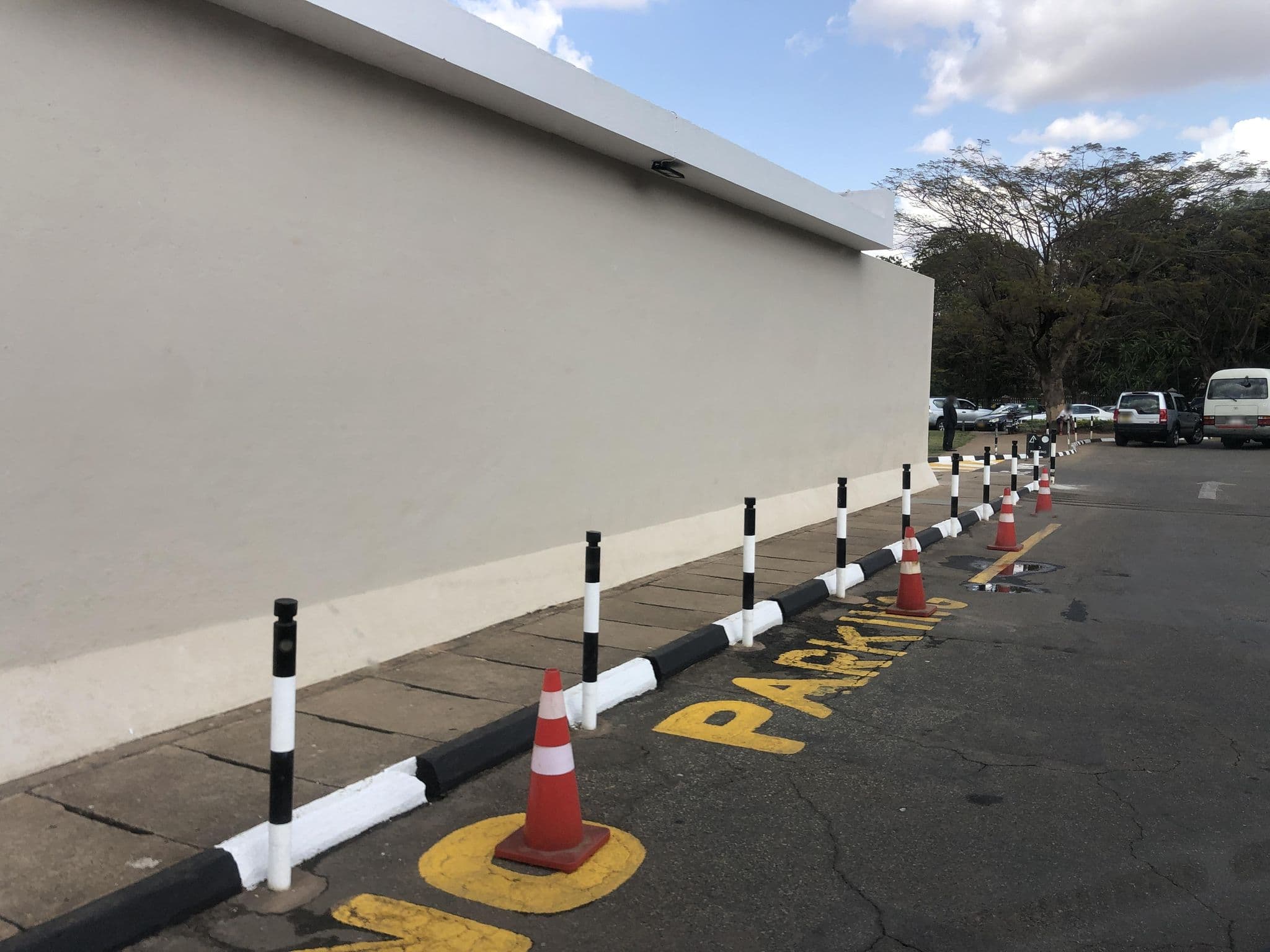 Street view near Capital Hotel, Lilongwe — © mawutor (CC BY-SA · Mapillary)