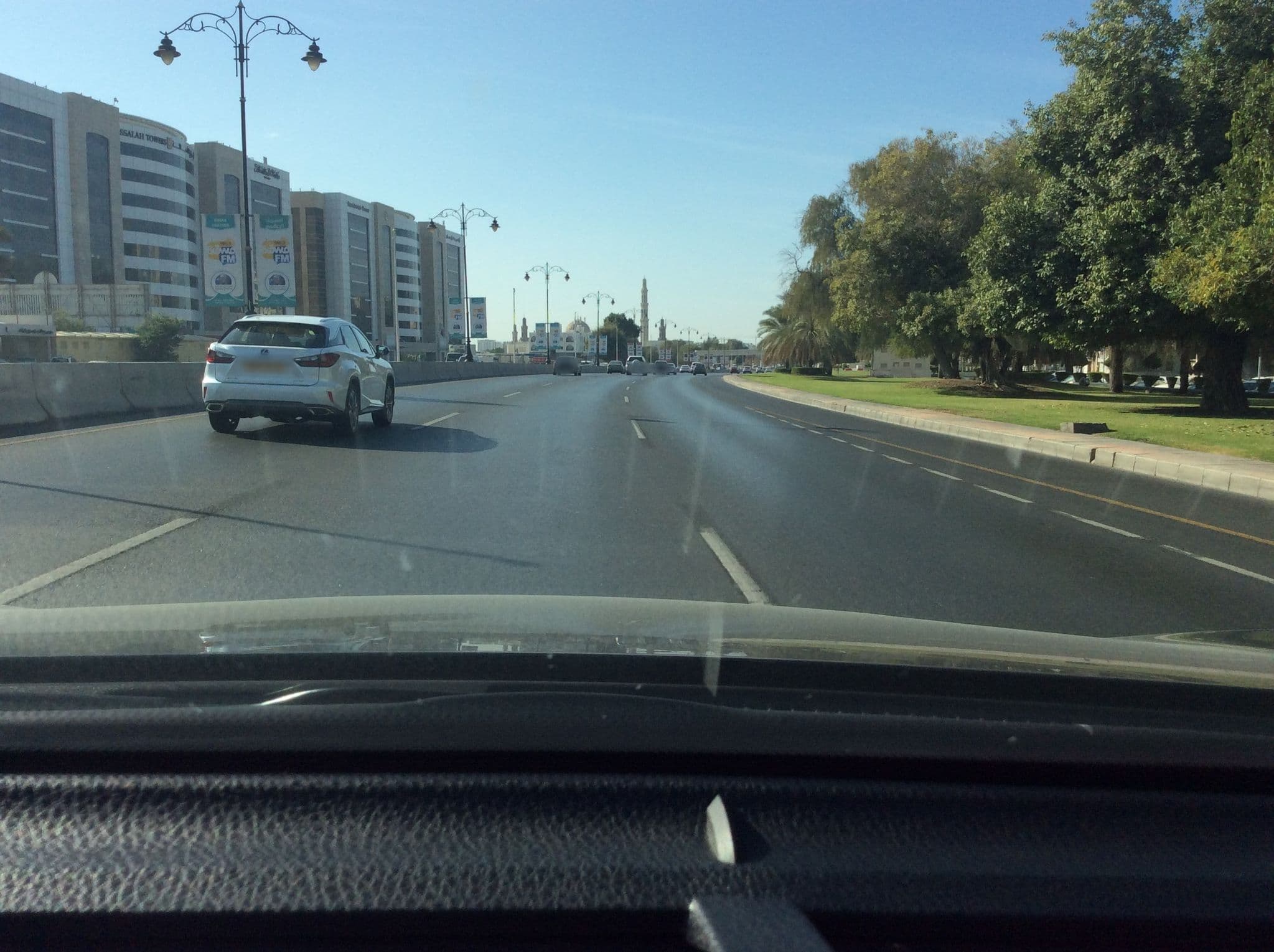 Street view near Muscat Inn Hotel, Bawshar — © suniya (CC BY-SA · Mapillary)
