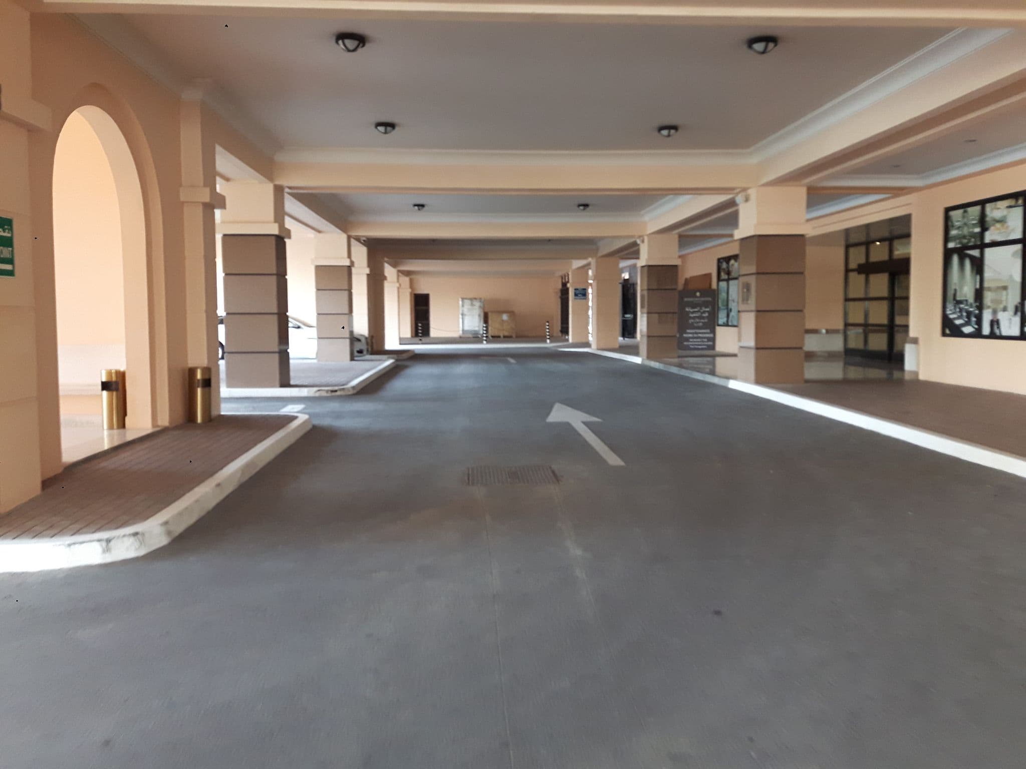 Street view near InterContinental, Muscat — © wusel007 (CC BY-SA · Mapillary)