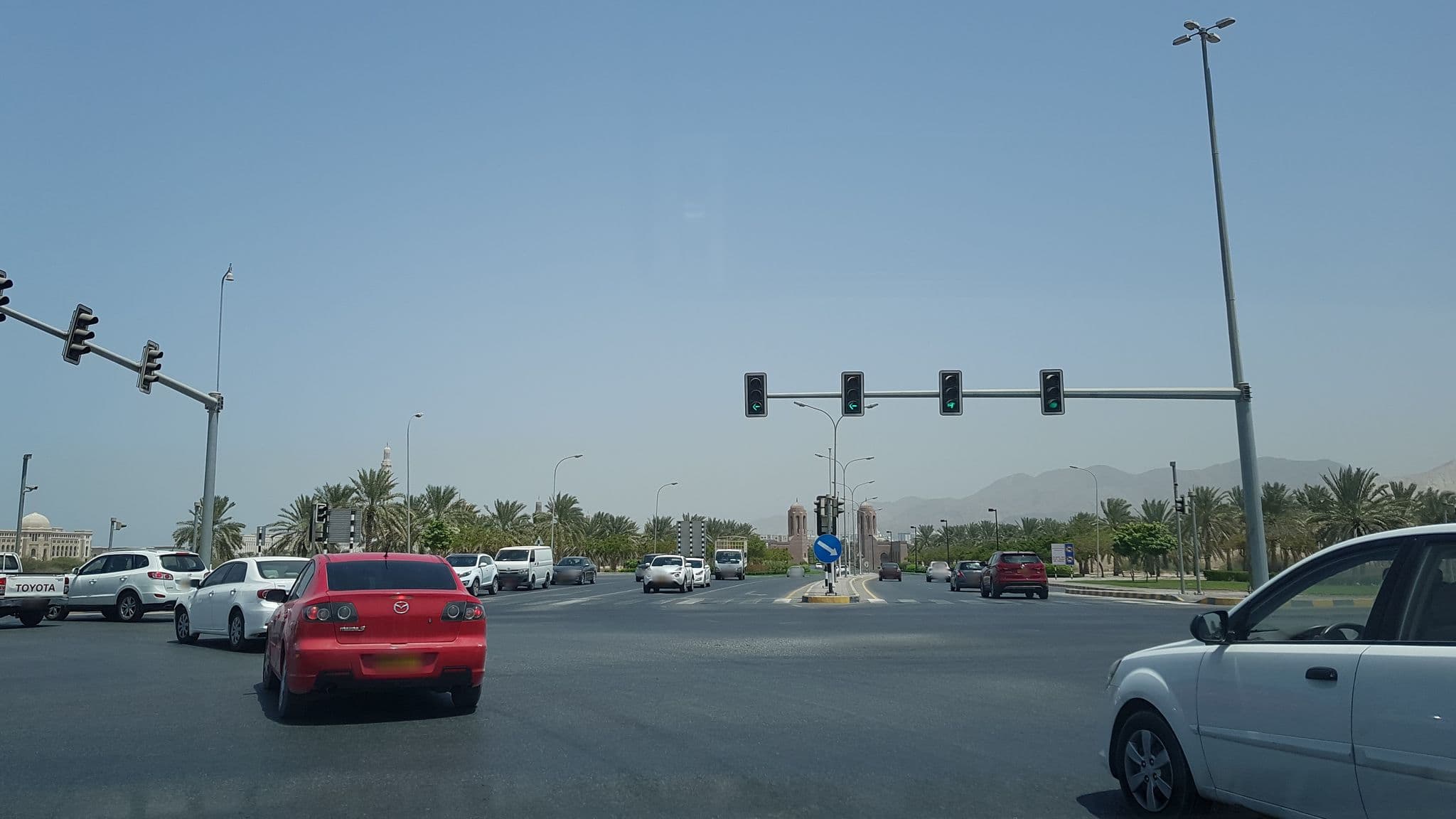 Street view near Uduppi Hotel, Bawshar — © galilu (CC BY-SA · Mapillary)