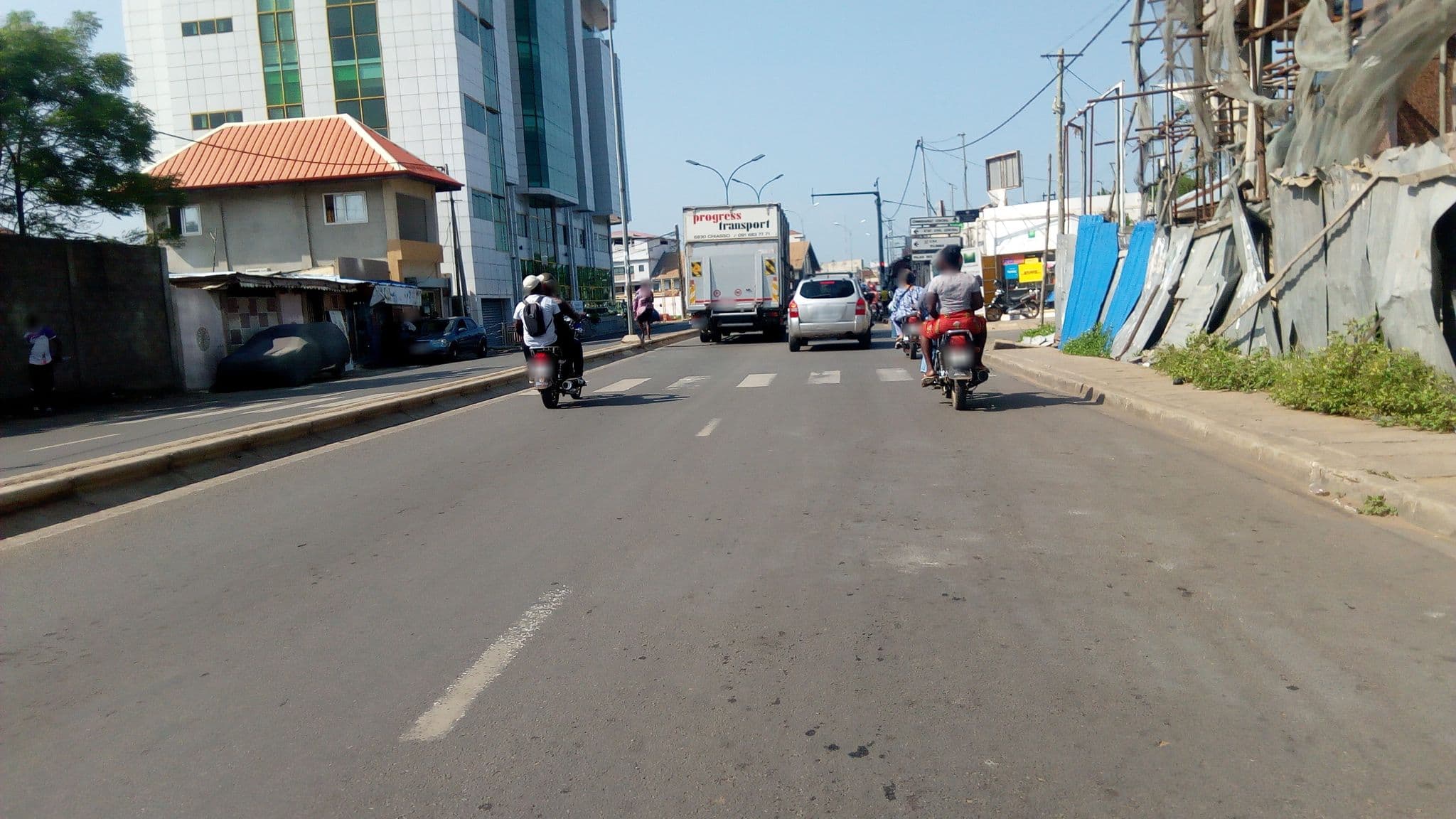 Street view near Ioka Hôtels And Suites, Lomé — © hermann106 (CC BY-SA · Mapillary)