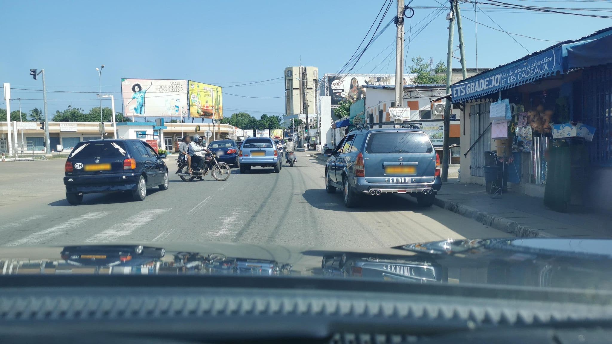 Street view near Paradise Hotel, Lomé — © MaevaveaM (CC BY-SA · Mapillary)