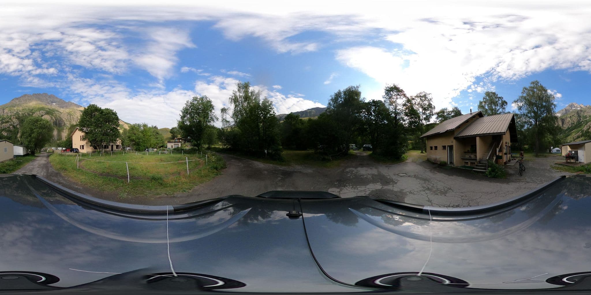 Street view near Camping Municipal d'Arsine, Le Monêtier-les-Bains — © eric_s (CC BY-SA · Mapillary)