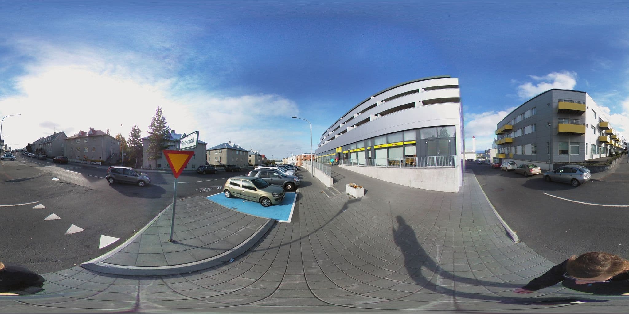 Street view near Rek inn, Reykjavík — © quicksand (CC BY-SA · Mapillary)