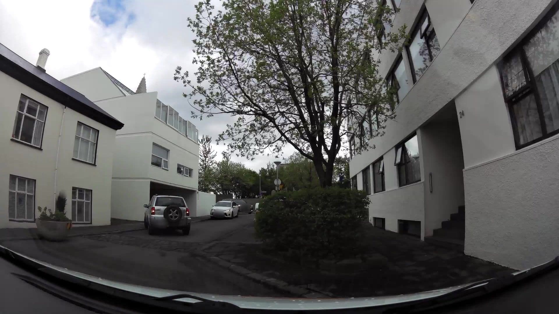 Street view near Guesthouse Sunna, Reykjavík — © kaartcam (CC BY-SA · Mapillary)