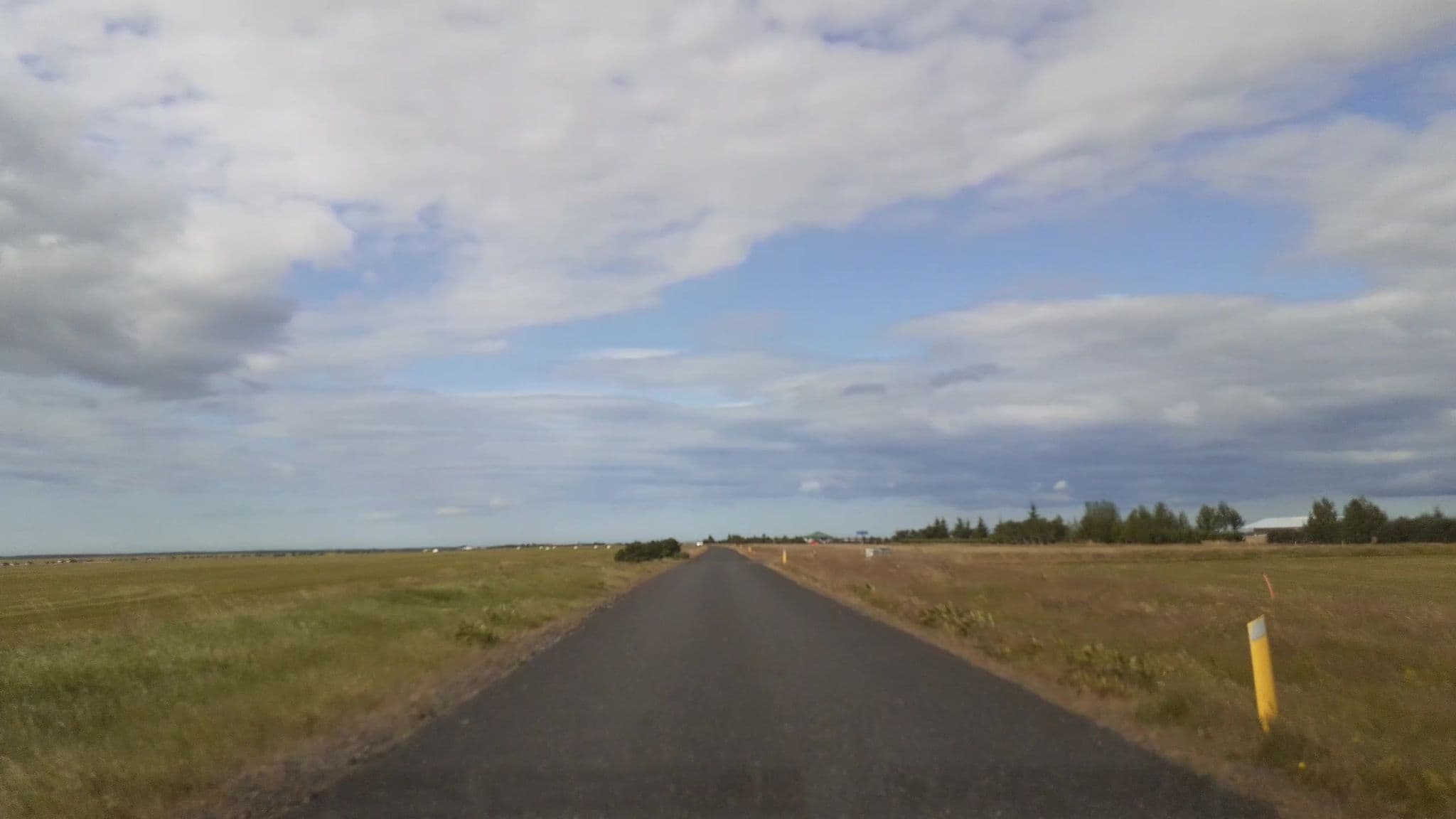 Street view near Kippa, Hvolsvöllur — © kjarrval (CC BY-SA · Mapillary)
