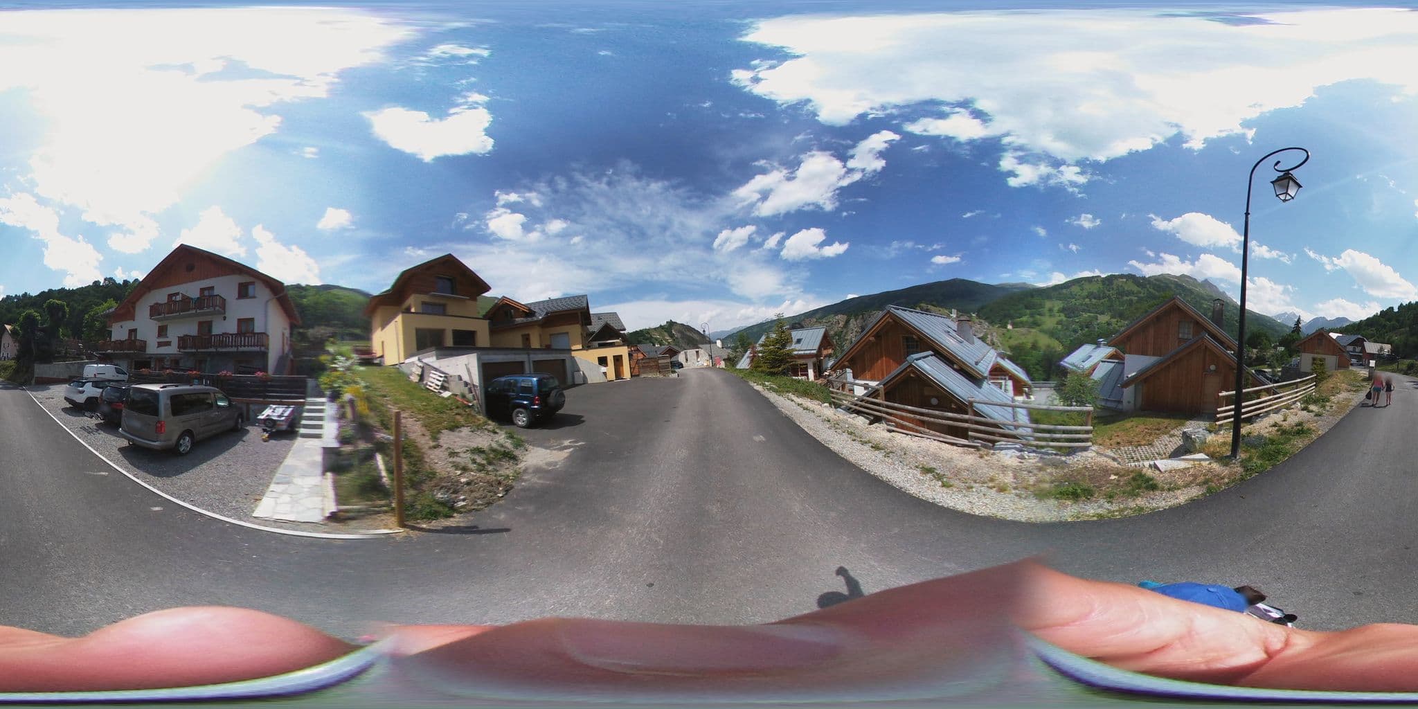 Street view near Les Bois Dorés, Valloire — © remonet (CC BY-SA · Mapillary)