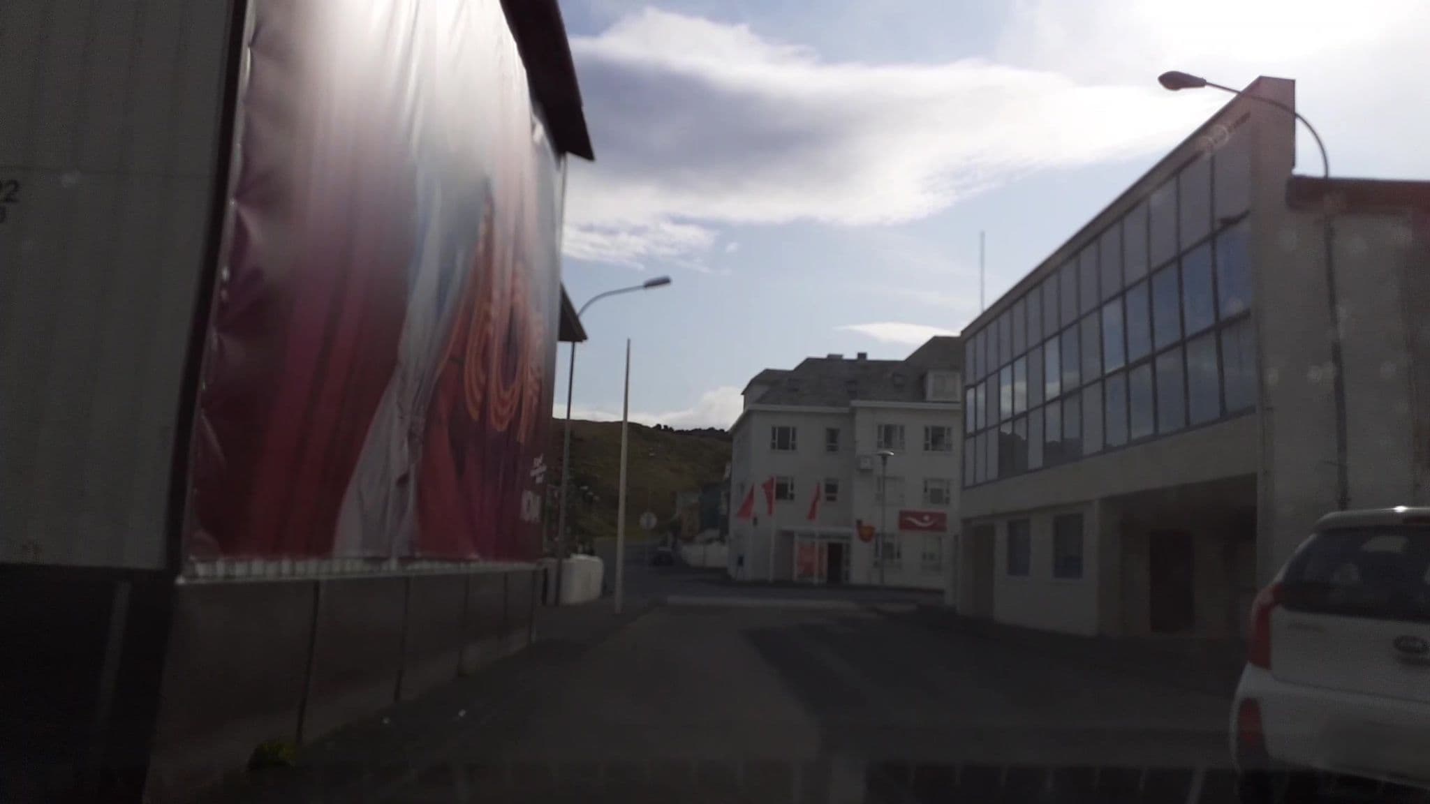 Street view near Gistiheimilið Hótel Mamma, Vestmannaeyjar — © kjarrval (CC BY-SA · Mapillary)