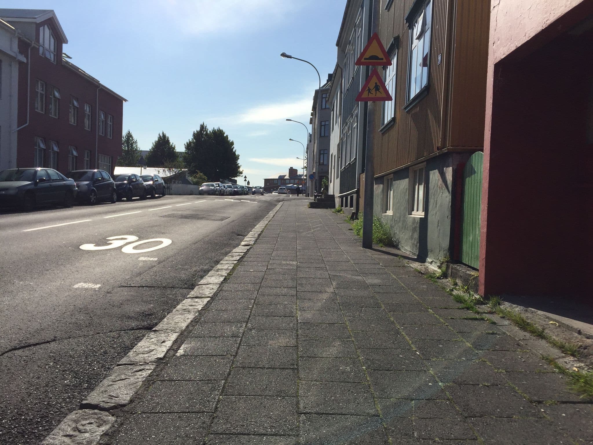 Street view near Tyr Apartments, Reykjavík — © madelenarnesdotter (CC BY-SA · Mapillary)