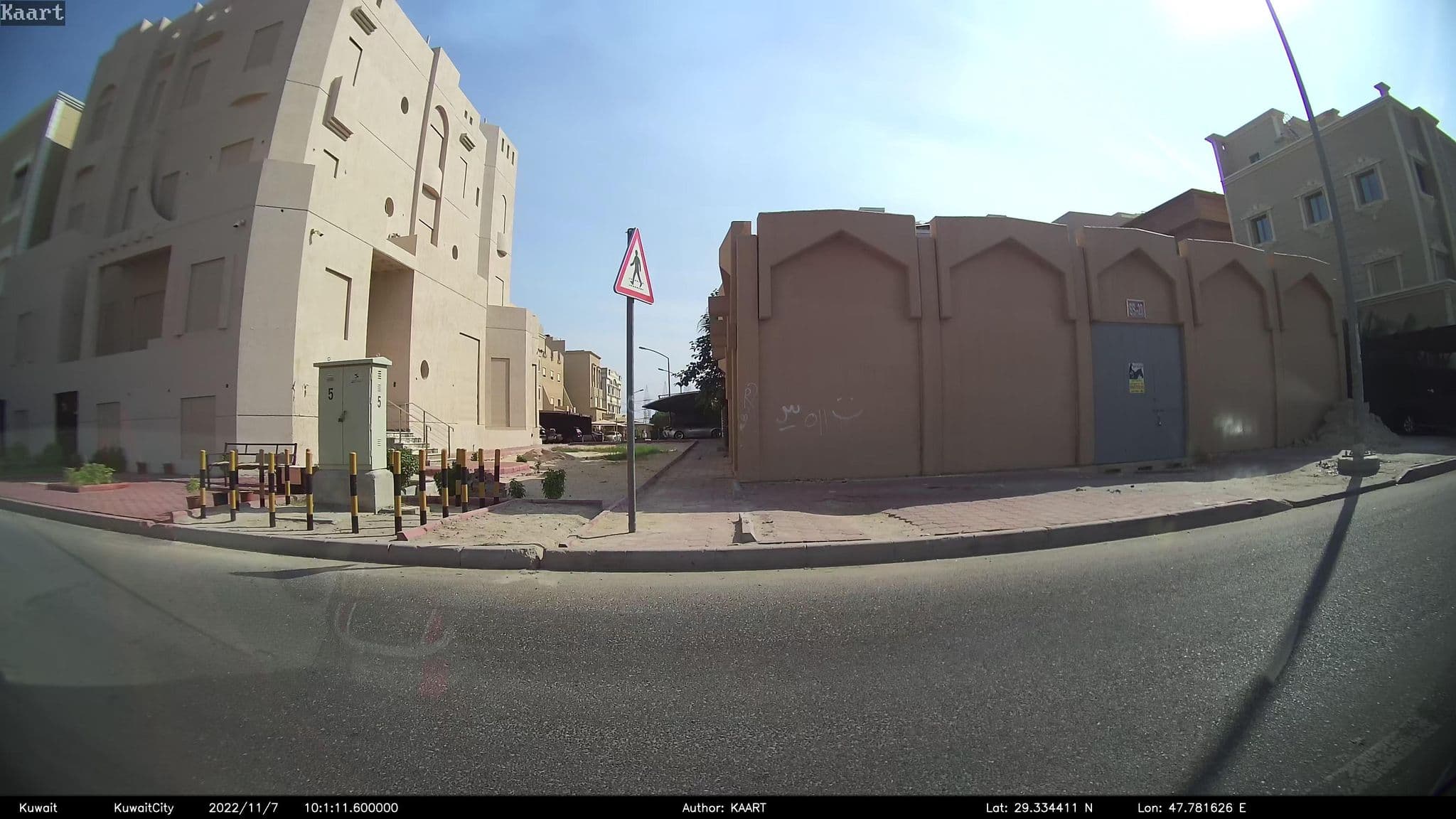 Street view near البيت مقابل هارديز, Al Jahrā’ — © kaart_2 (CC BY-SA · Mapillary)