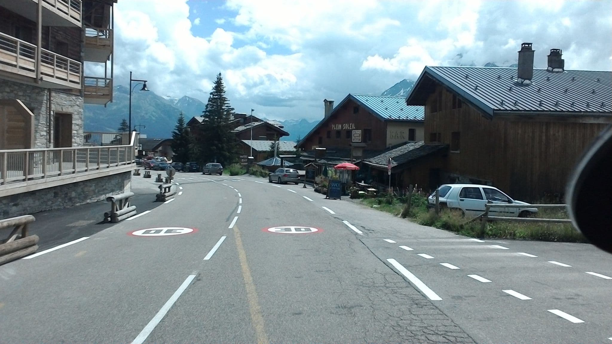 Street view near Résidence Le Roc Noir, Séez