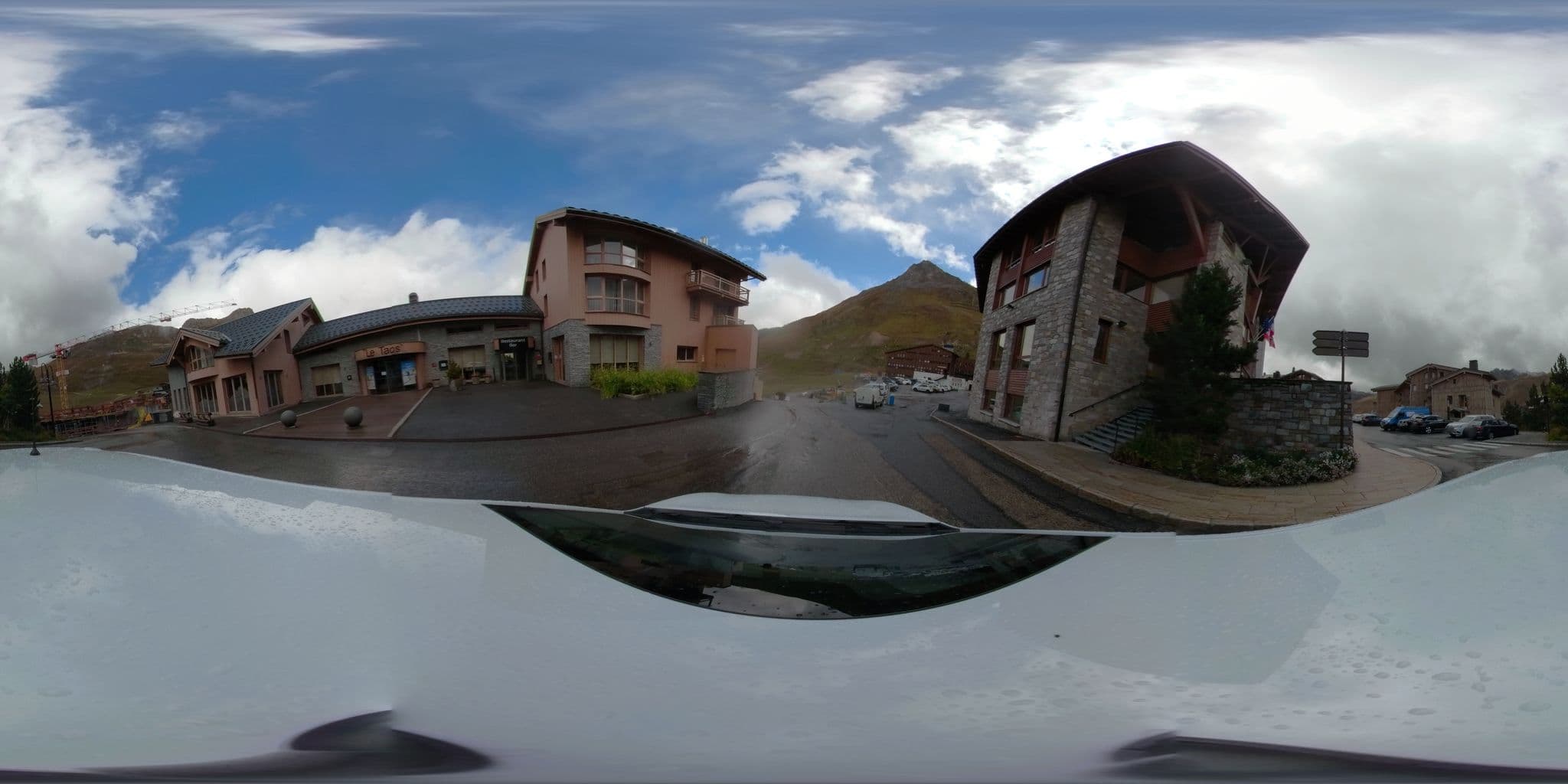 Street view near Le Taos, Tignes — © serfim_cit_y (CC BY-SA · Mapillary)