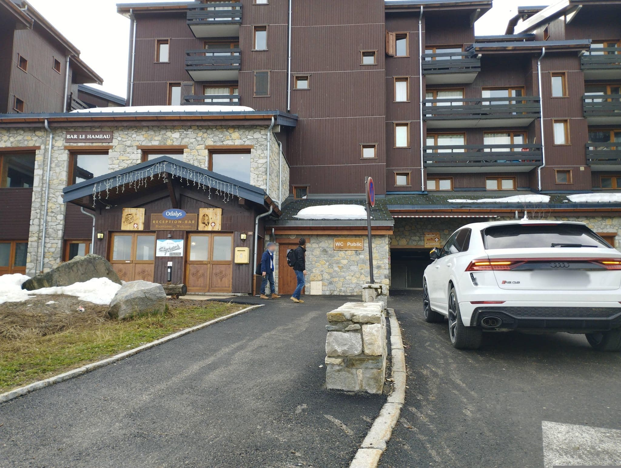 Street view near Le Candide, Méribel — © kritic (CC BY-SA · Mapillary)