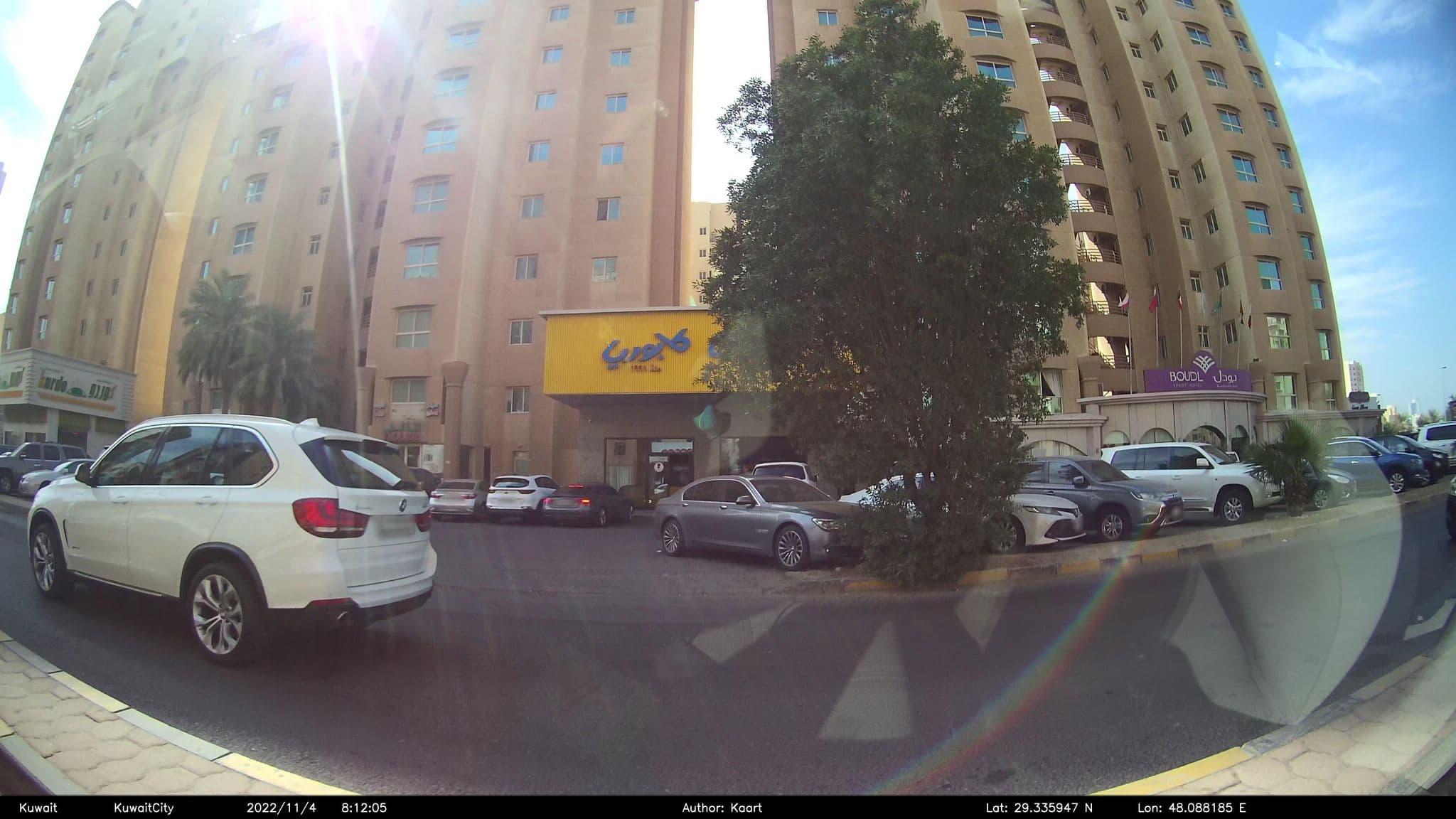 Street view near Sunrise Hotel Apartment, As Sālimīyah — © kaart_2 (CC BY-SA · Mapillary)