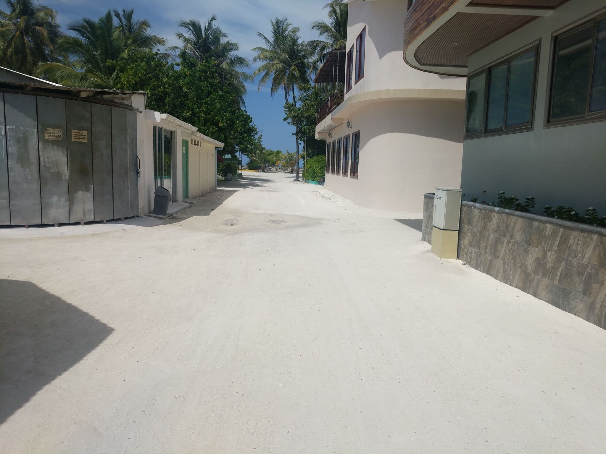 Street view near White Shell Island & Spa, Maafushi — © GOwin (CC BY-SA · Mapillary)