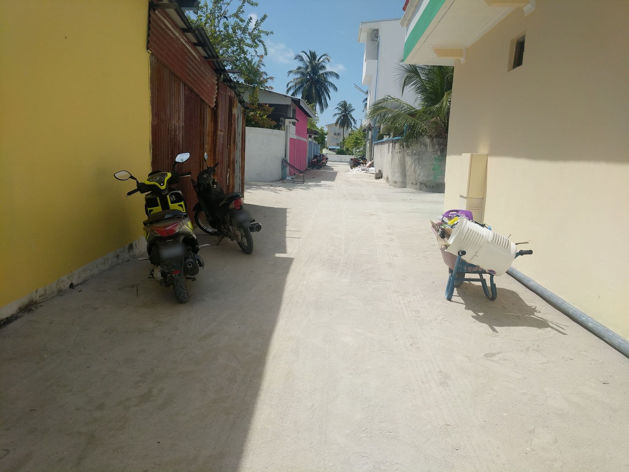 Street view near Dream Lagoon Guest House, Maafushi — © GOwin (CC BY-SA · Mapillary)