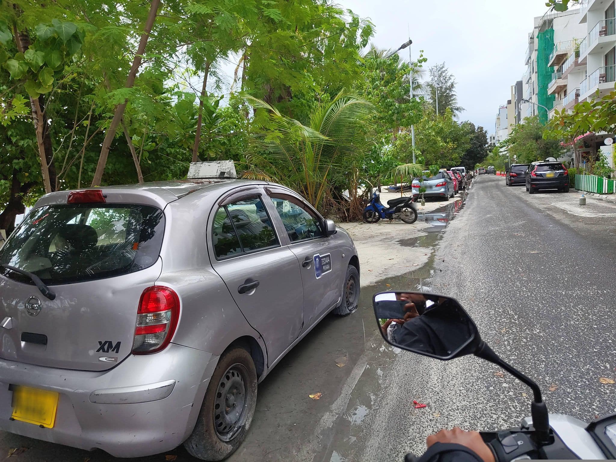 Street view near La Villa Beach Inn, Hulhumale — © sameeh (CC BY-SA · Mapillary)