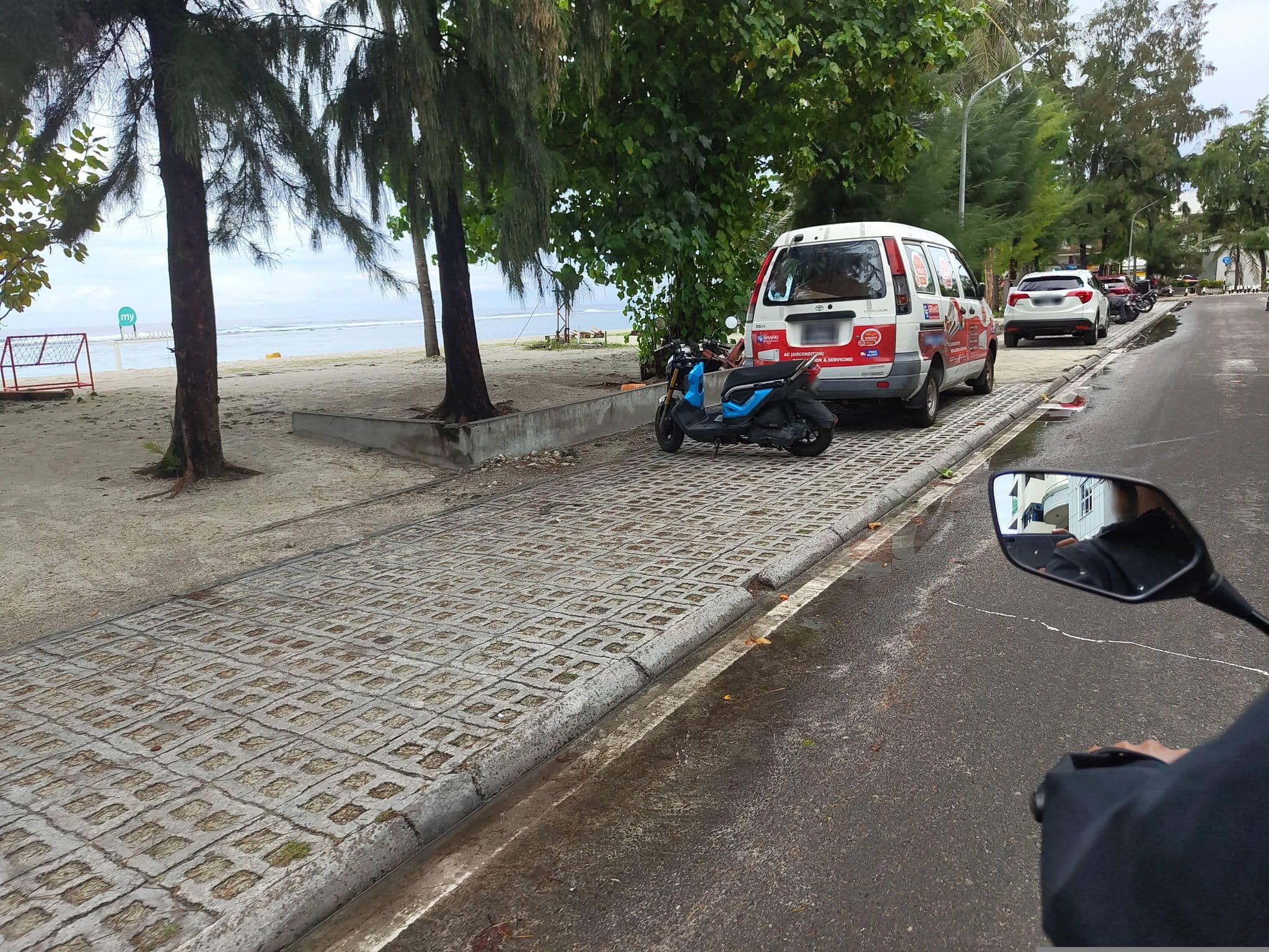 Street view near Ripple Beach Inn, Hulhumale — © sameeh (CC BY-SA · Mapillary)