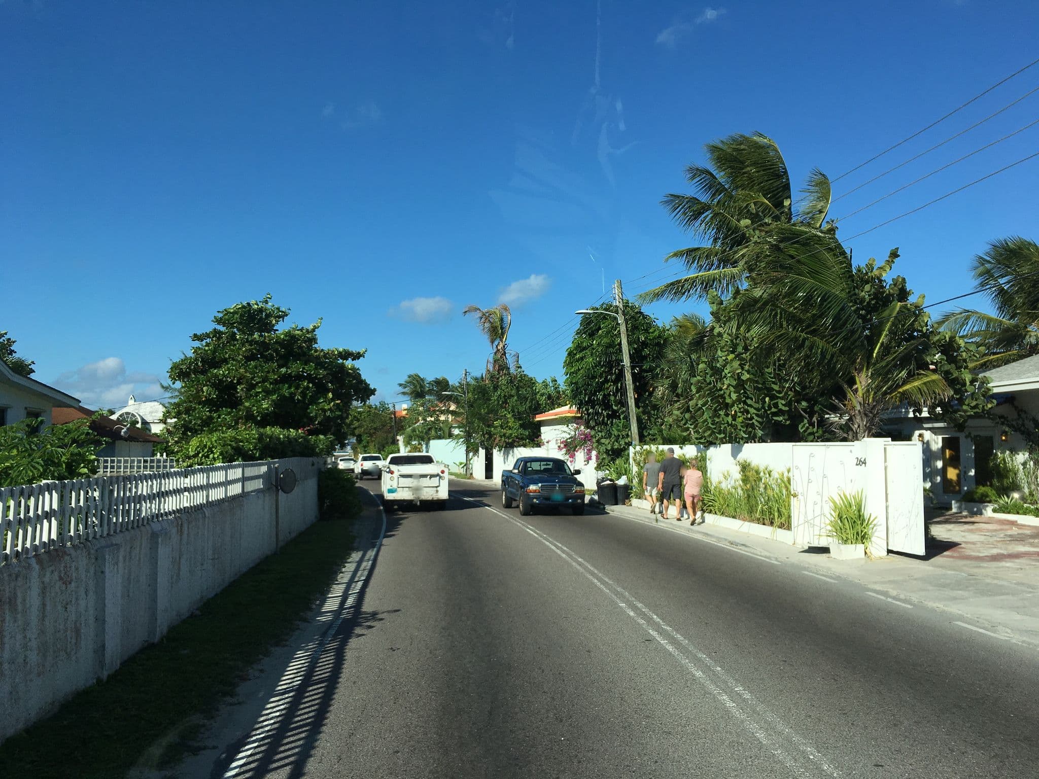 Street view near Sea Jewel Villa, Nassau — © raveneye (CC BY-SA · Mapillary)