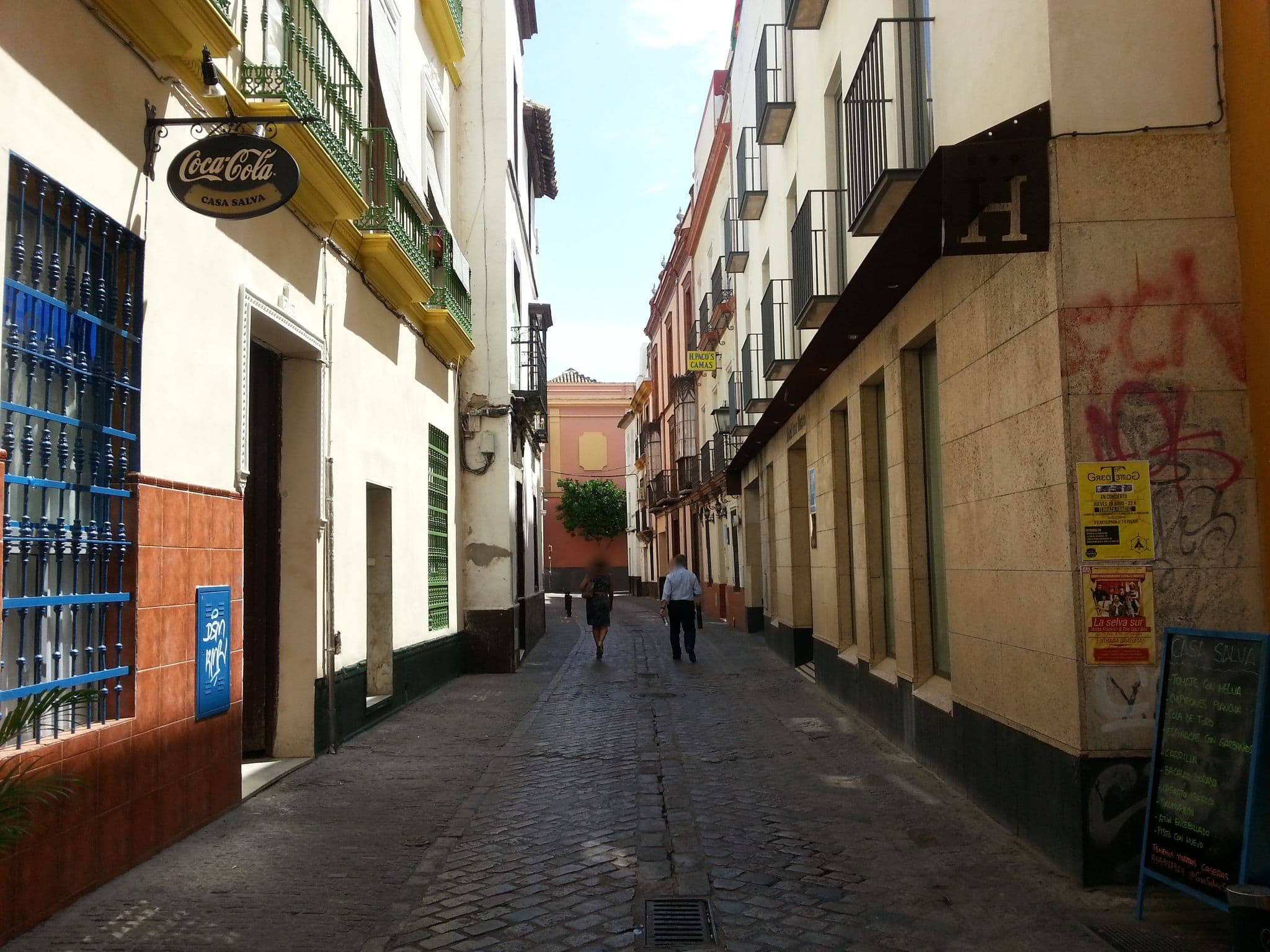 Street view near Hostal Paco's, Sevilla — © paulinus (CC BY-SA · Mapillary)