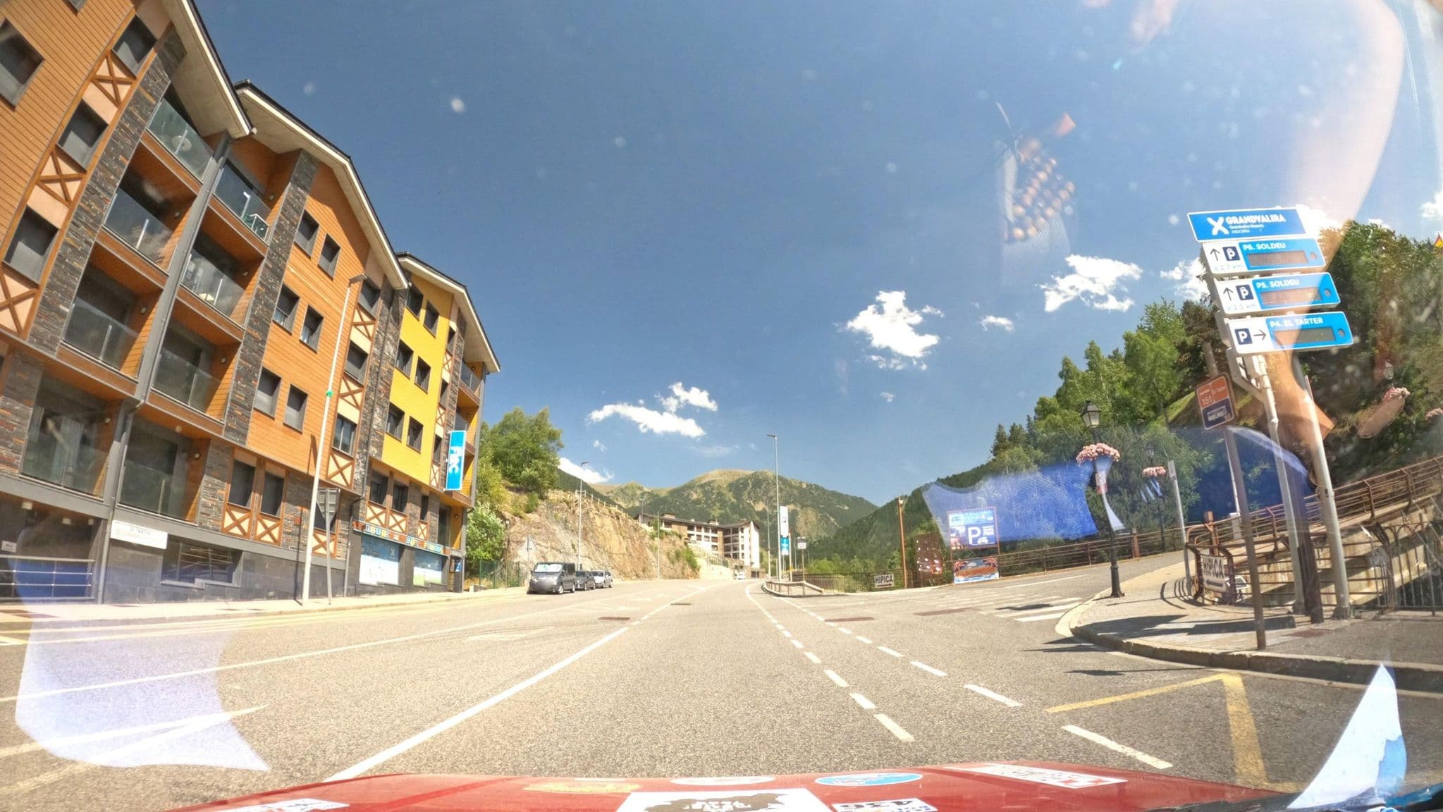 Street view near Résidence Pierre & Vacances Andorra El Tarter, El Tarter — © masterofnoroad (CC BY-SA · Mapillary)