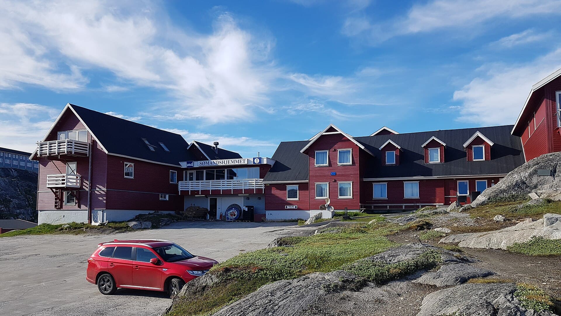 Hotel Nuuk Seamen's Home (via Wikimedia Commons, CC BY-SA 4.0)
