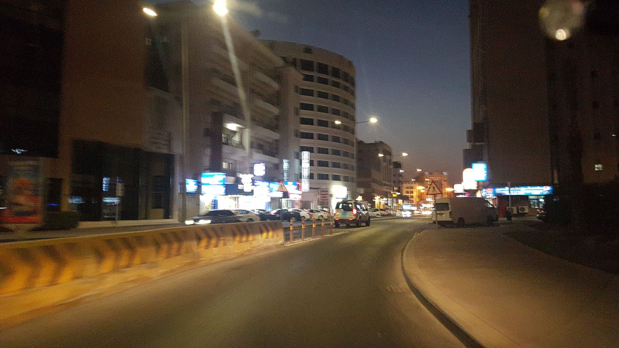Street view near Pearl Bahrain Suites Hotel, Manama — © cheshirecat (CC BY-SA · Mapillary)