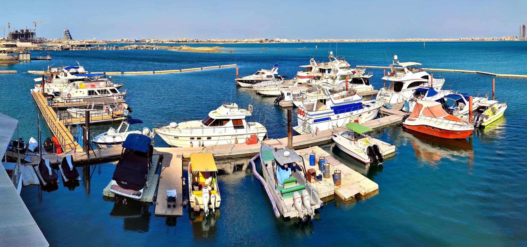 Street view near Coral Bay, Manama — © km2bp (CC BY-SA · Mapillary)