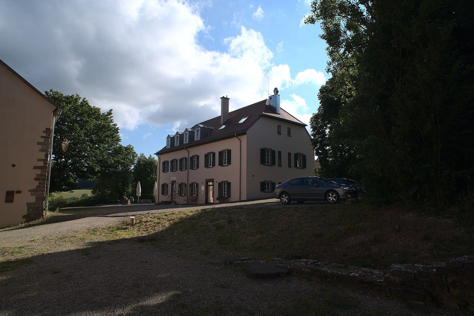 Landgasthaus Wintringer Hof Hotel (via Wikimedia Commons, CC BY 4.0)