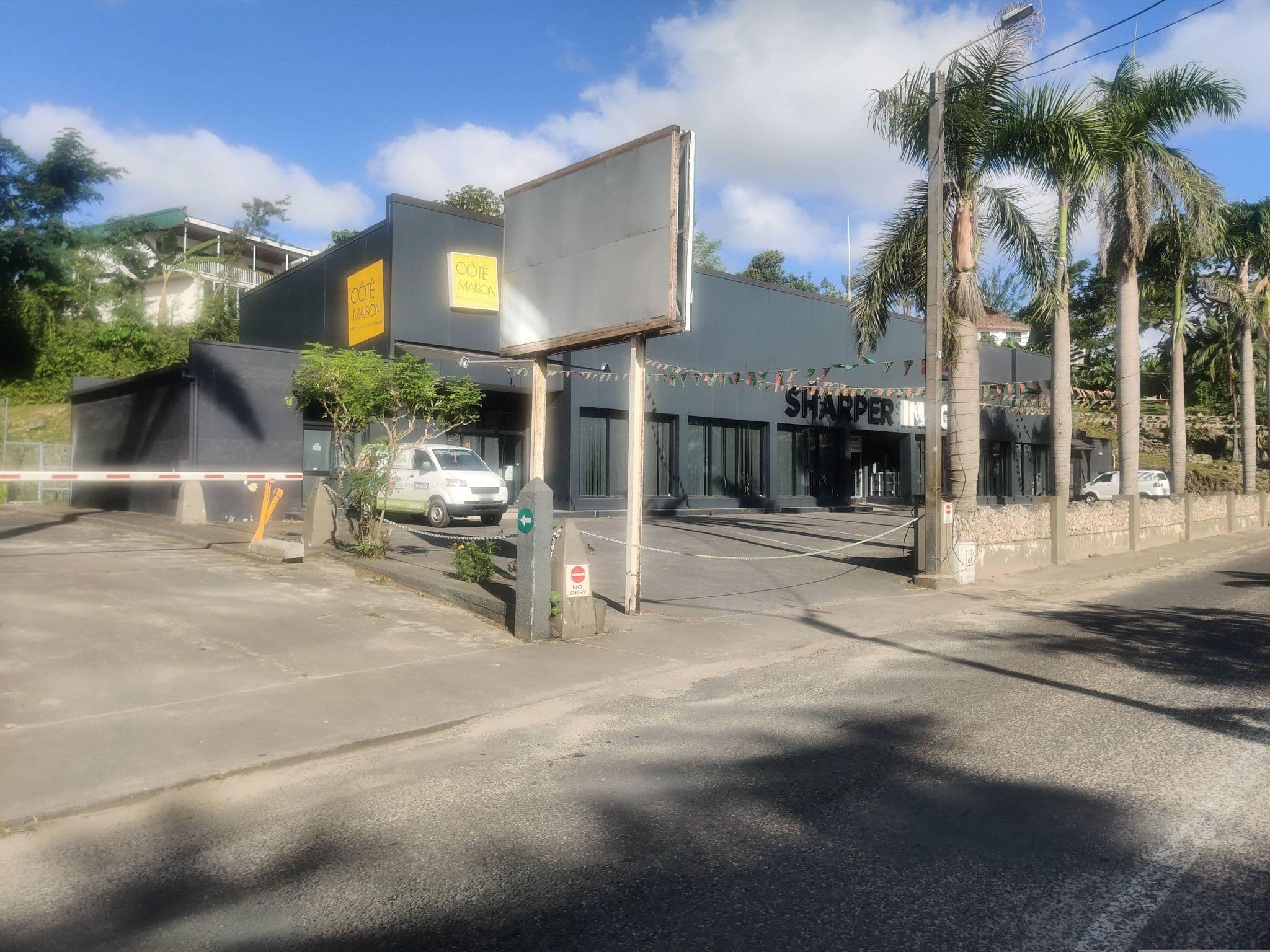 Street view near Chantilly's on the Bay, Port-Vila — © seb1204 (CC BY-SA · Mapillary)