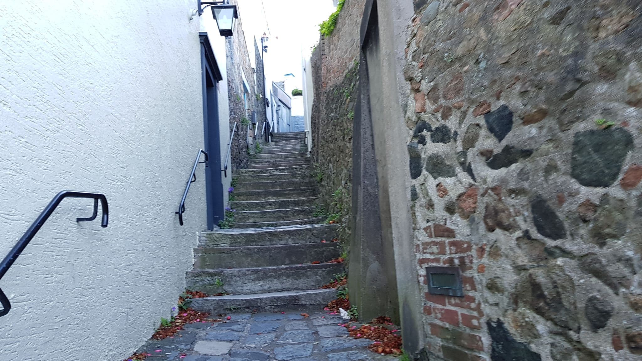 Street view near Sunnycroft Hotel, Saint Peter Port — © mapmannorway (CC BY-SA · Mapillary)