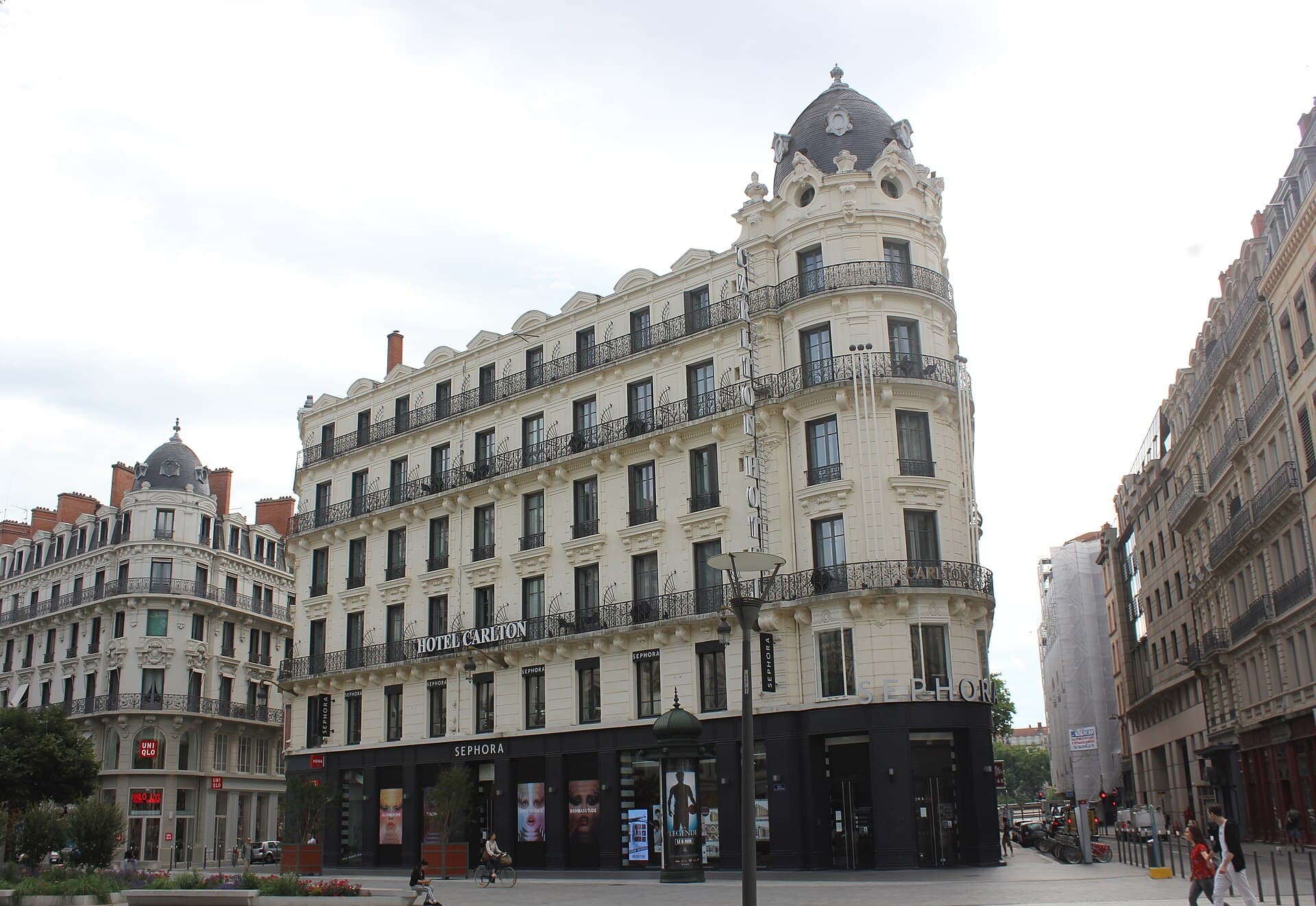 Carlton Lyon - MGallery (via Wikimedia Commons, CC BY-SA 4.0)