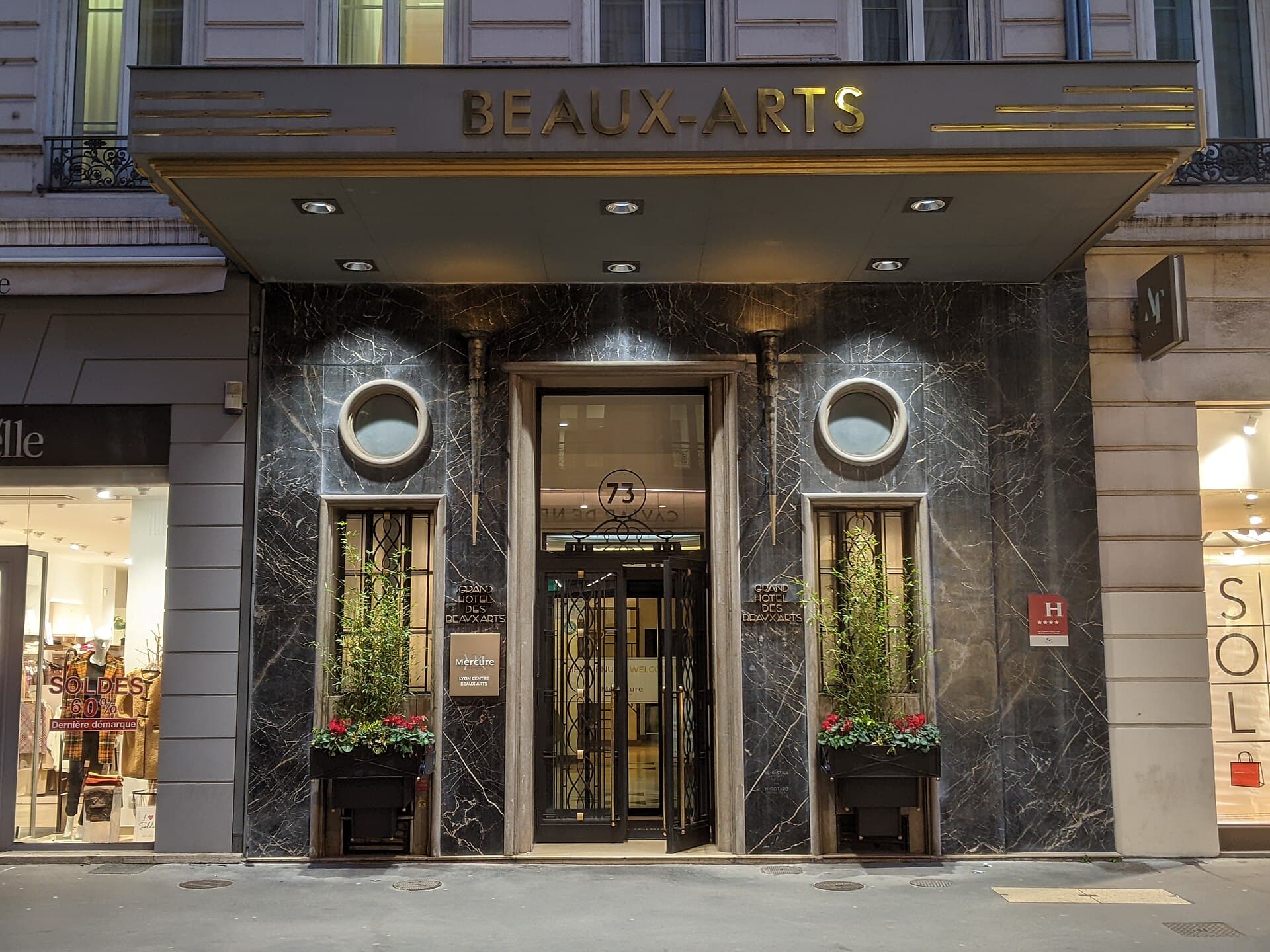 Mercure Lyon Centre Beaux Arts (via Wikimedia Commons, CC BY-SA 4.0)