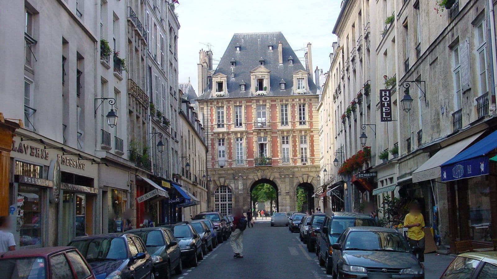 Street view near Hôtel de la Place des Vosges, Paris 03 Temple — © voltadino (CC BY-SA · Mapillary)