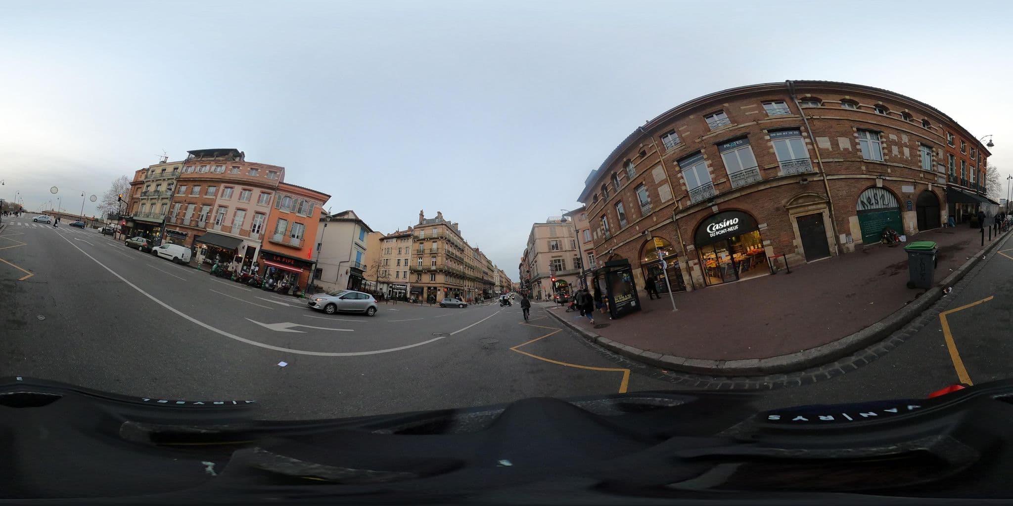 Street view near Ovyo Hôtel, Toulouse — © alixun (CC BY-SA · Mapillary)