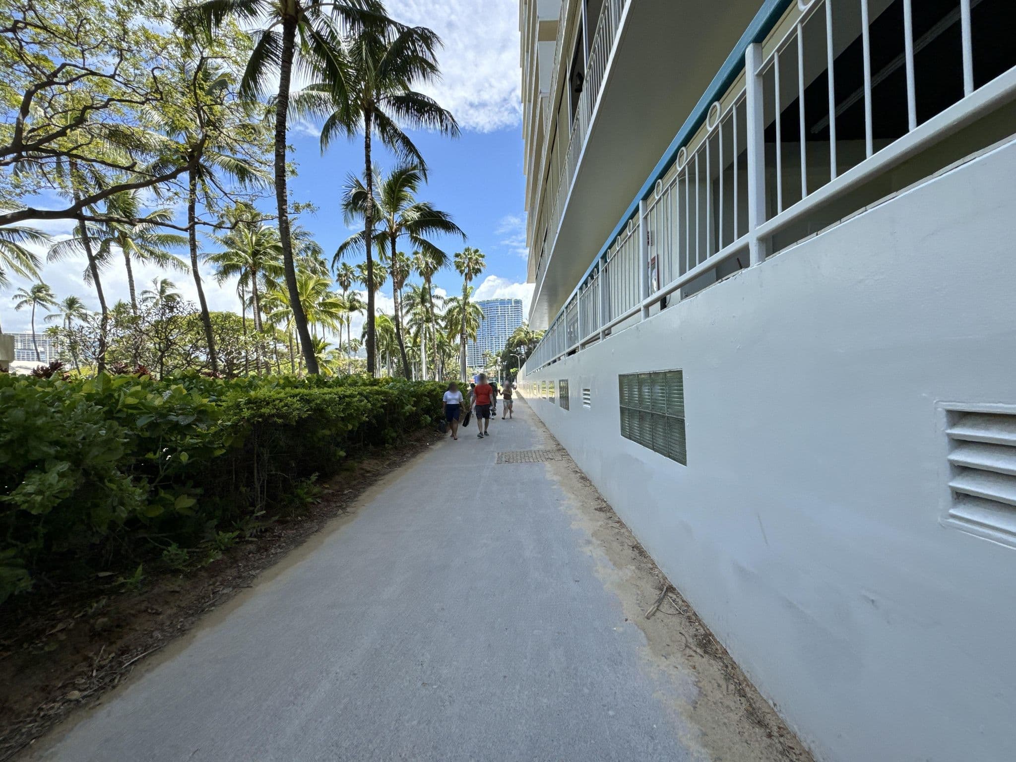 Street view near Outrigger Catamaran, Waikīkī — © filipb (CC BY-SA · Mapillary)