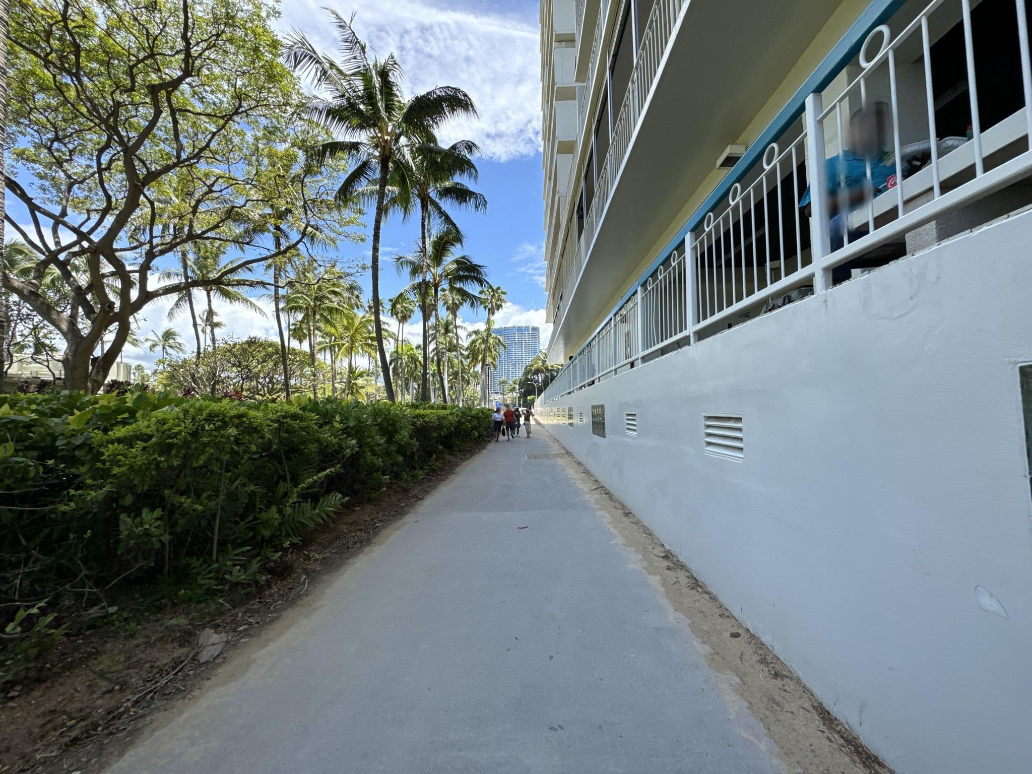 Street view near Waikiki Shore Condo, Waikīkī — © filipb (CC BY-SA · Mapillary)